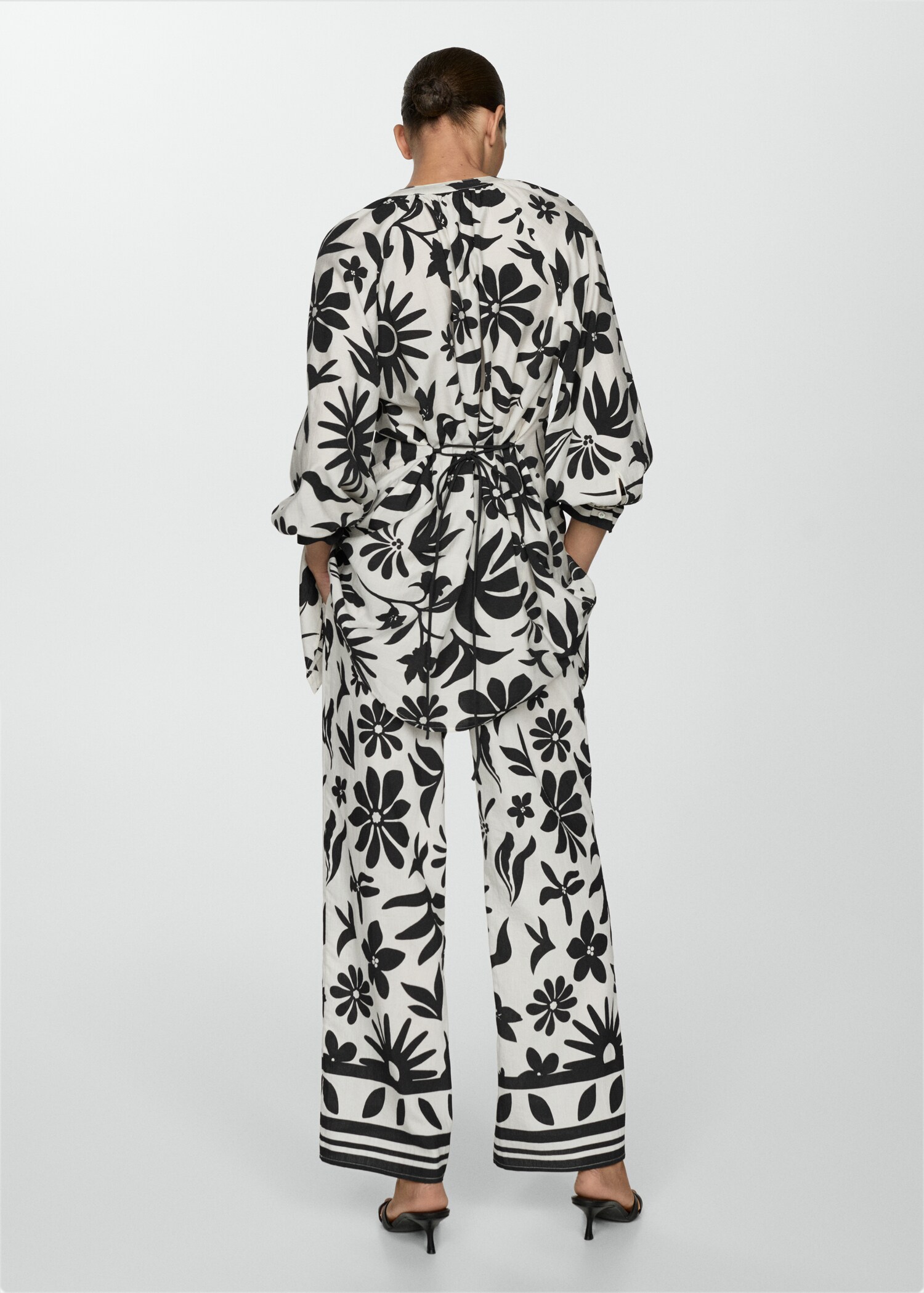 Floral-print wideleg trousers - Reverse of the article