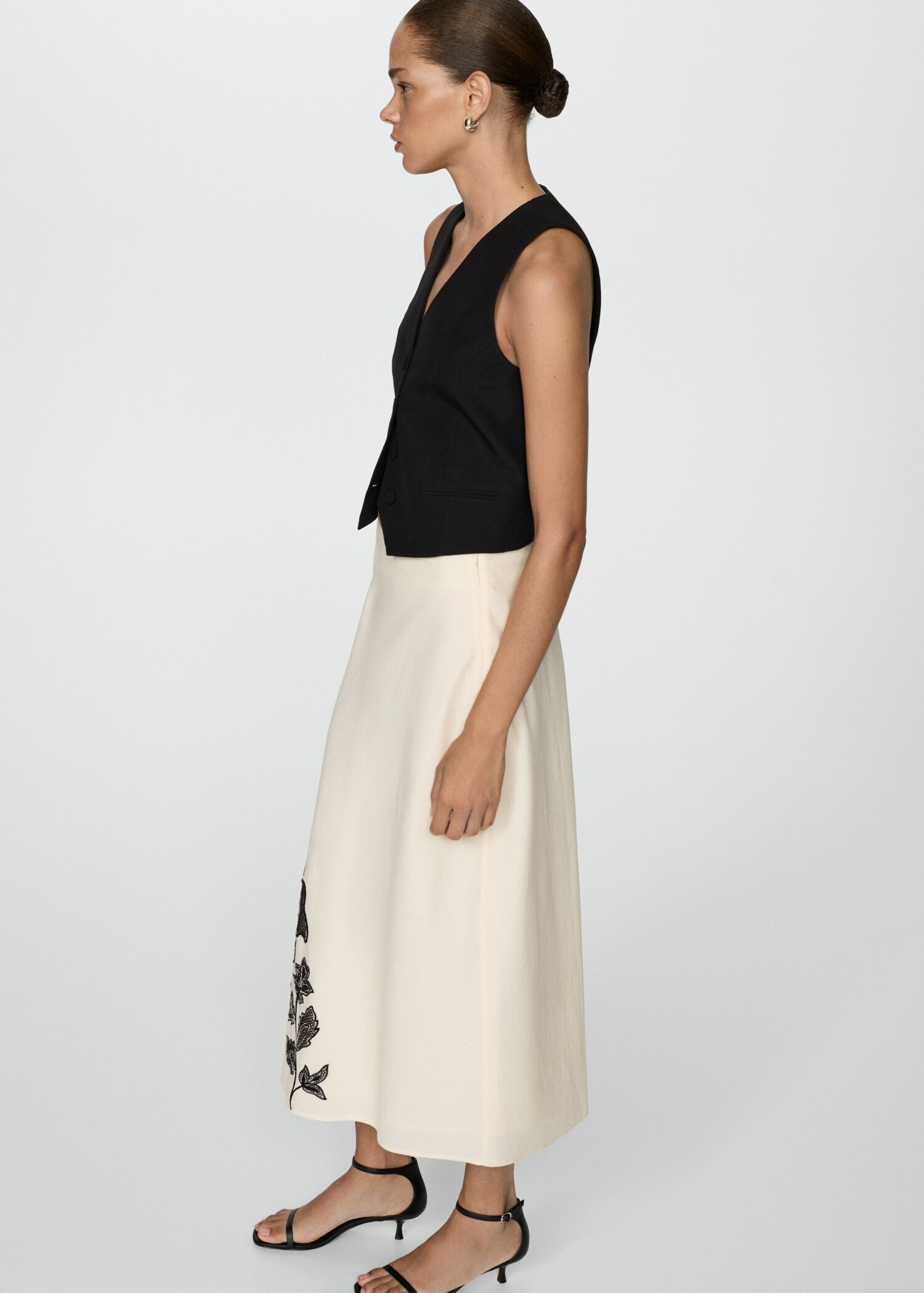 Embroidered long skirt - Details of the article 2