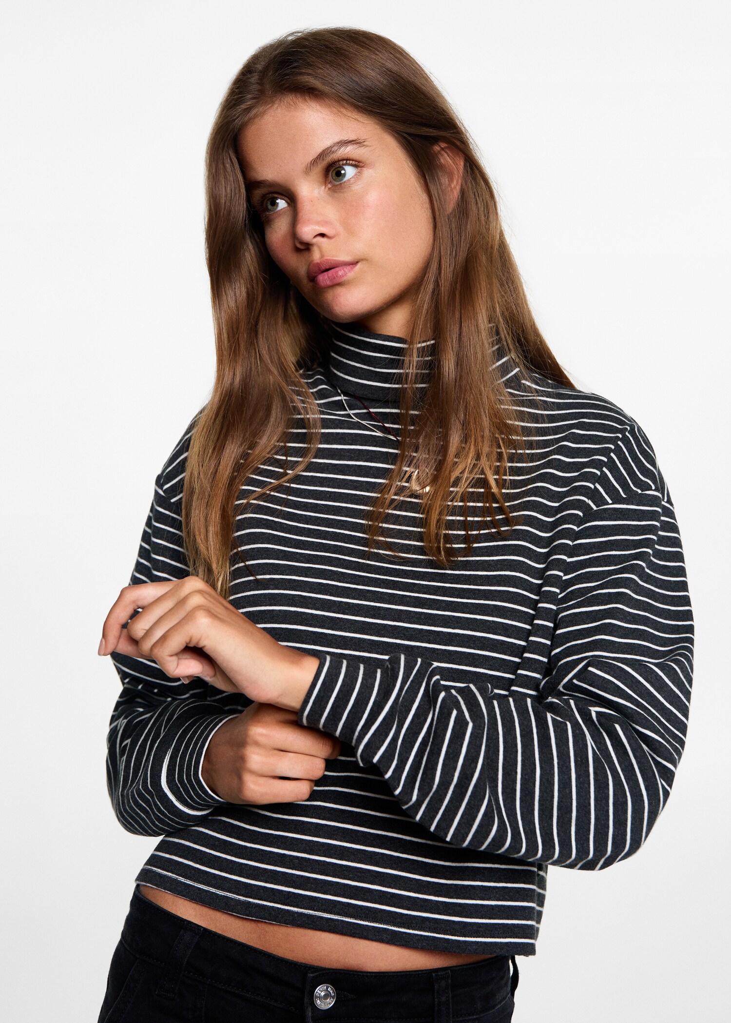 Gestreiftes Rollkragen-Shirt - Mittlere Ansicht