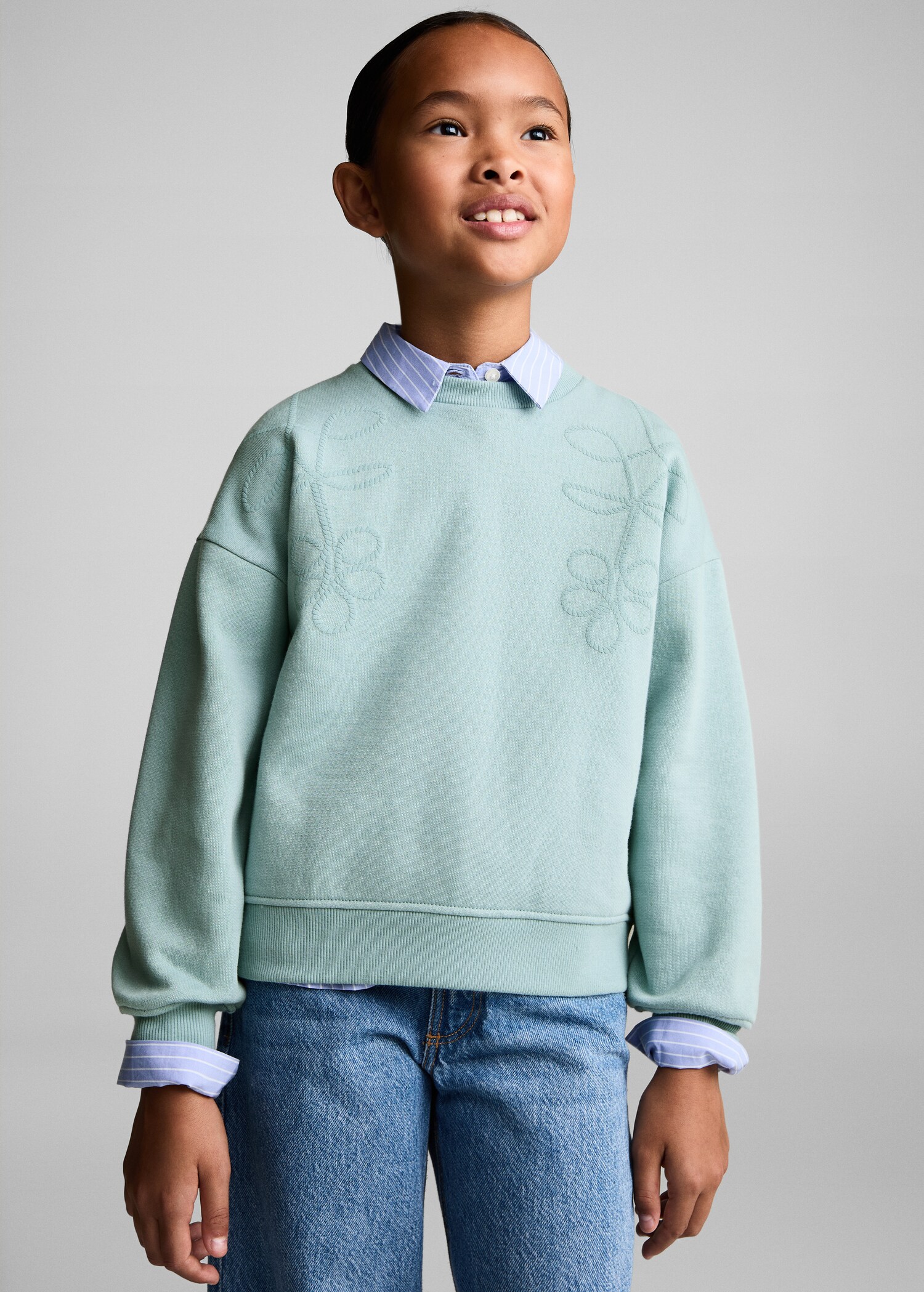 Baumwoll-Sweatshirt mit Stickdetail - Mittlere Ansicht