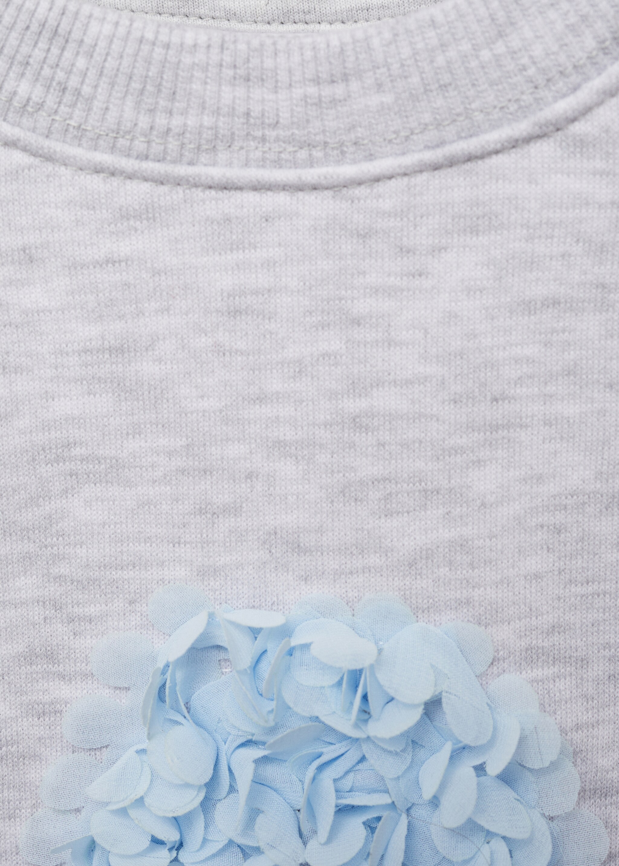 Printed embossed sweatshirt - Details of the article 8