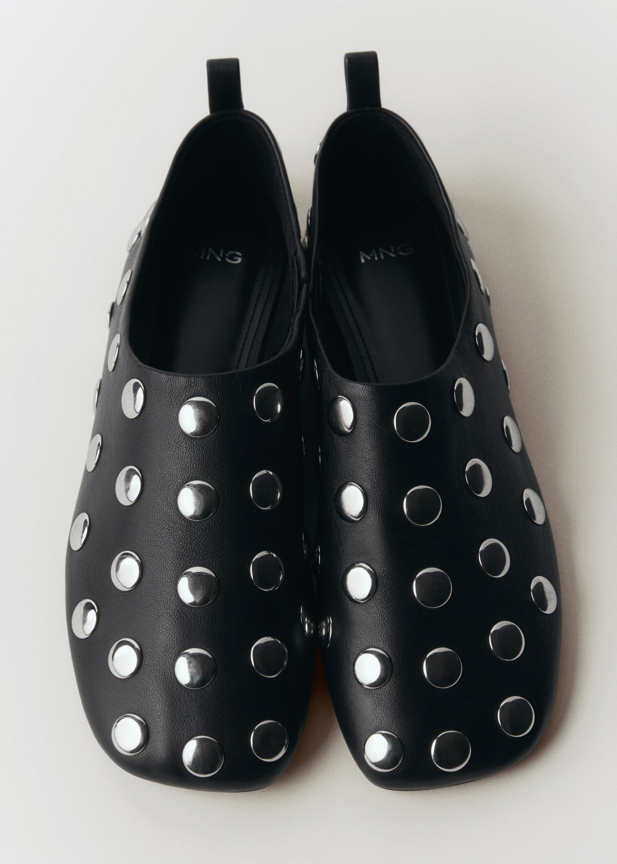 Leren schoenen met studs - Detail van het artikel 2, Zwart. Ref: 77036351-00.