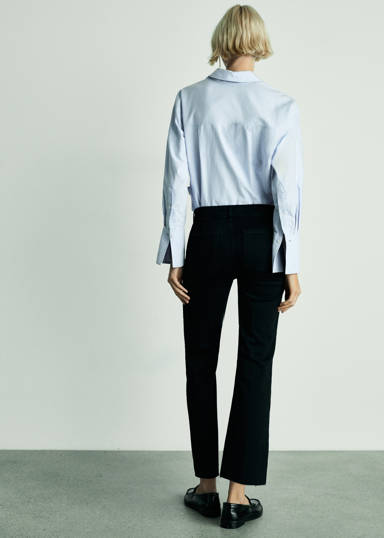 Flared cropped jeans with pockets - Reverse of the article
