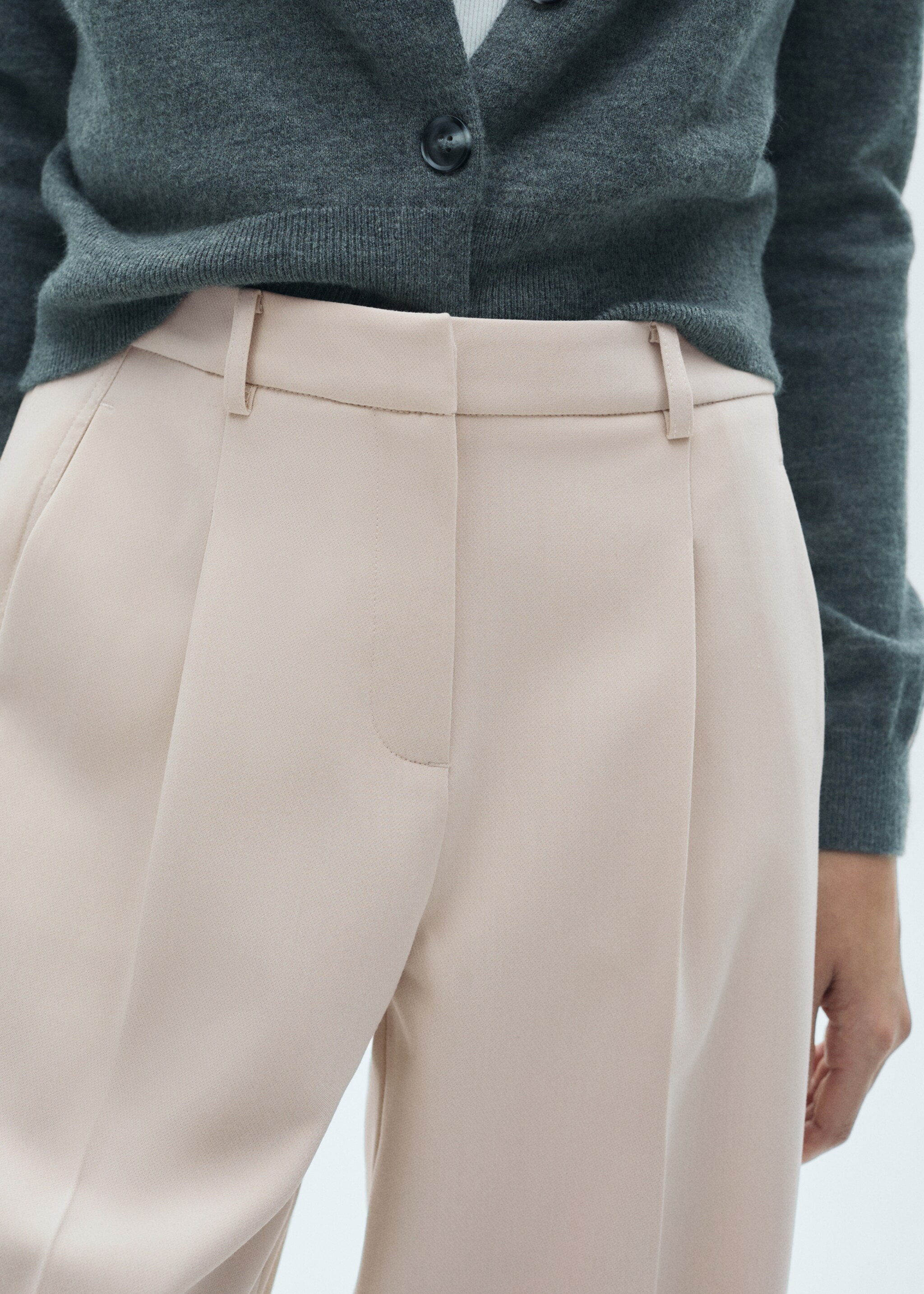 Straight-fit pleated trousers - Details of the article 6, Beige. Ref: 77036724-00.