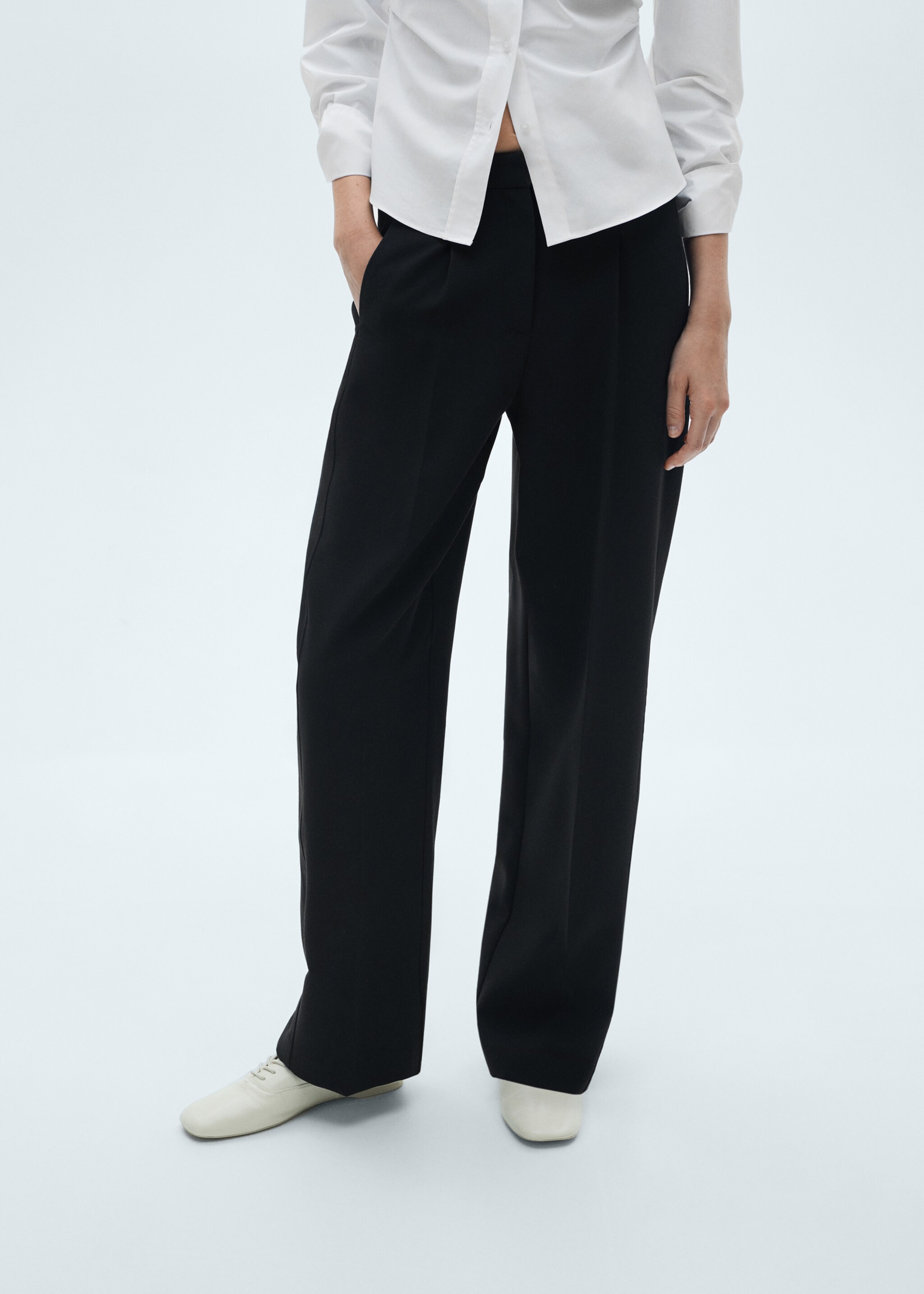Straight-fit pleated trousers - Medium plane, Black. Ref: 77036724-00.