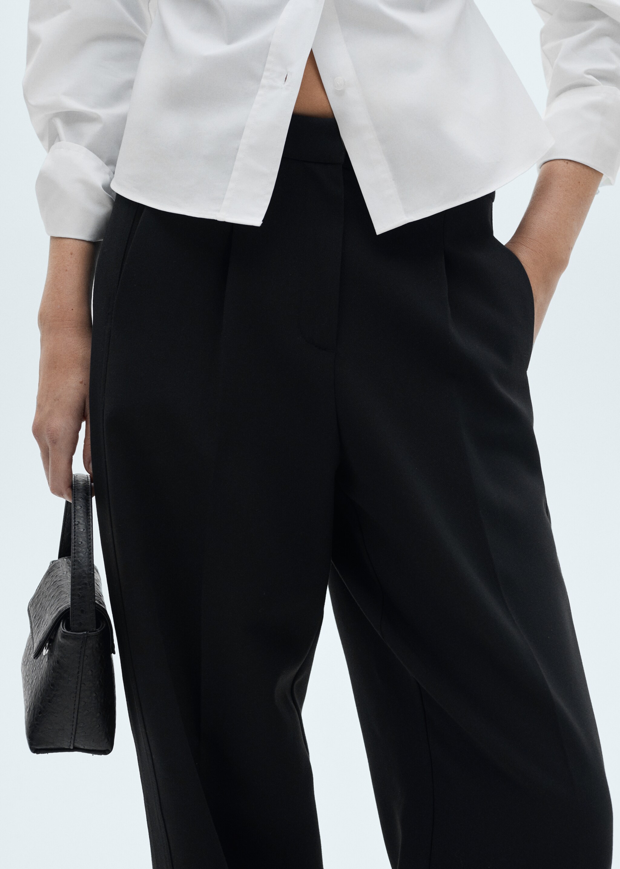 Straight-fit pleated trousers - Details of the article 1, Black. Ref: 77036724-00.