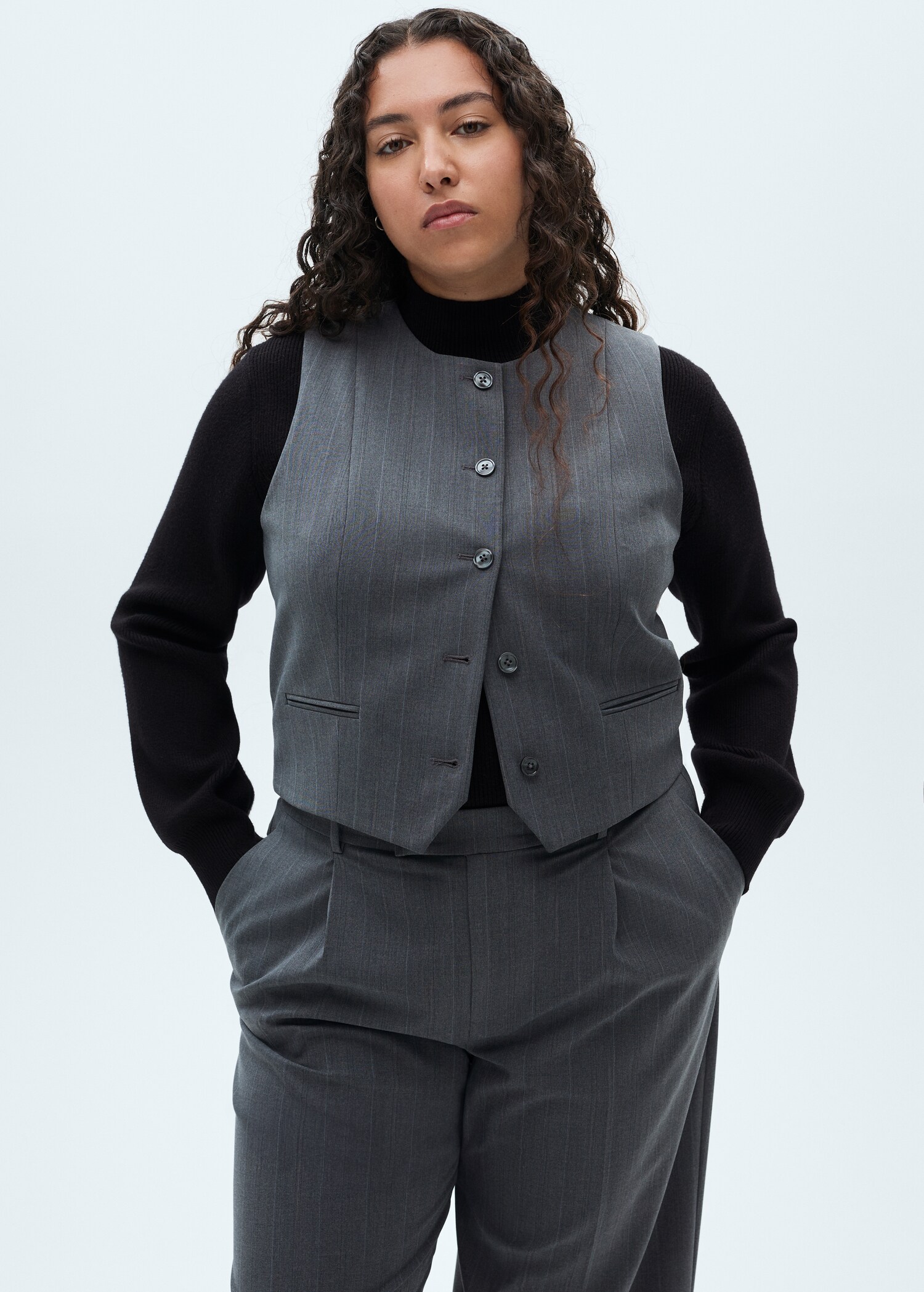 Pinstriped suit waistcoat - Details of the article 5