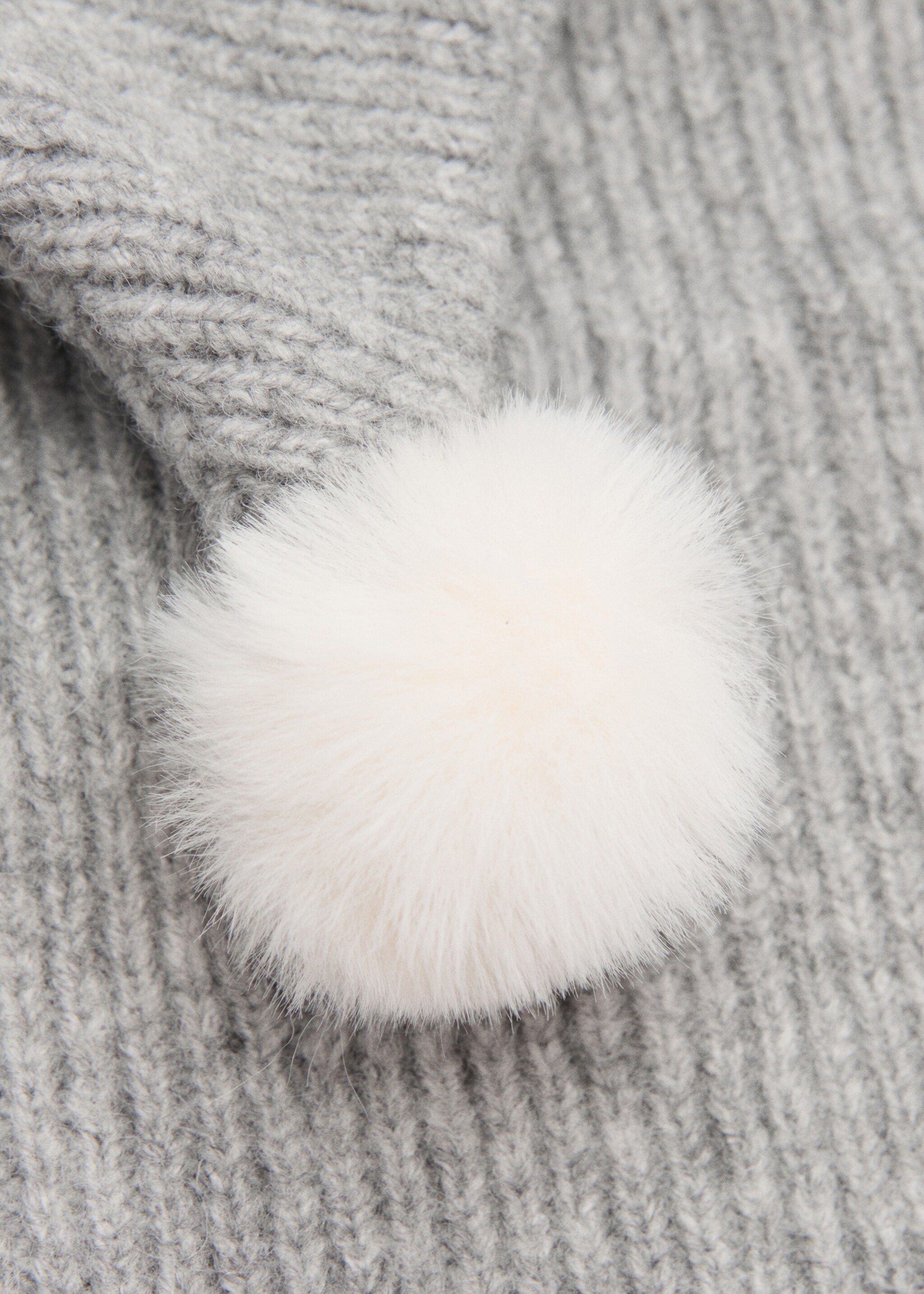 Pom pom cable-knit beanie - Medium plane