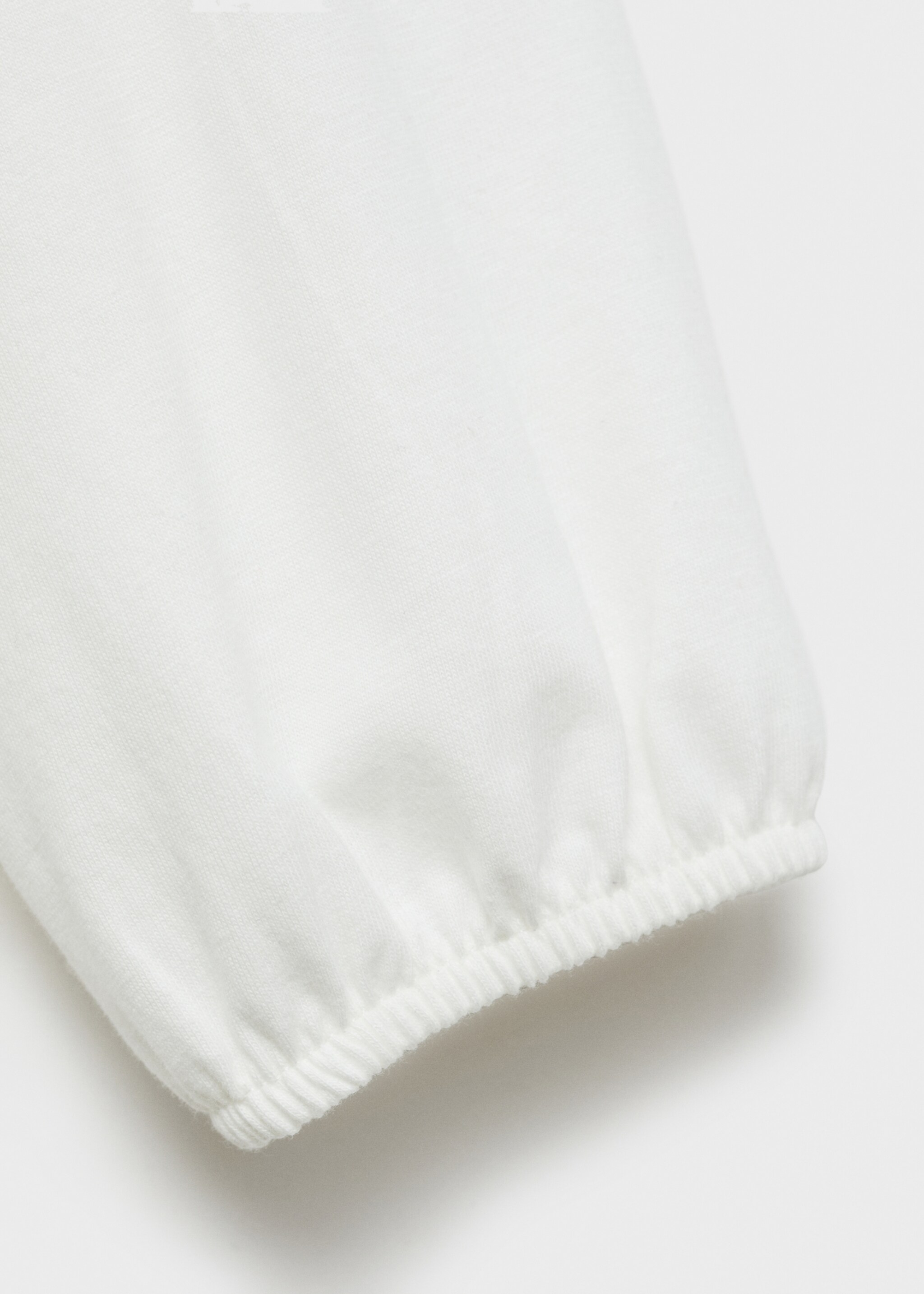 Camiseta detalle abalorios - Detalle del artículo 0, Blanco roto. Ref: 77036735-00.