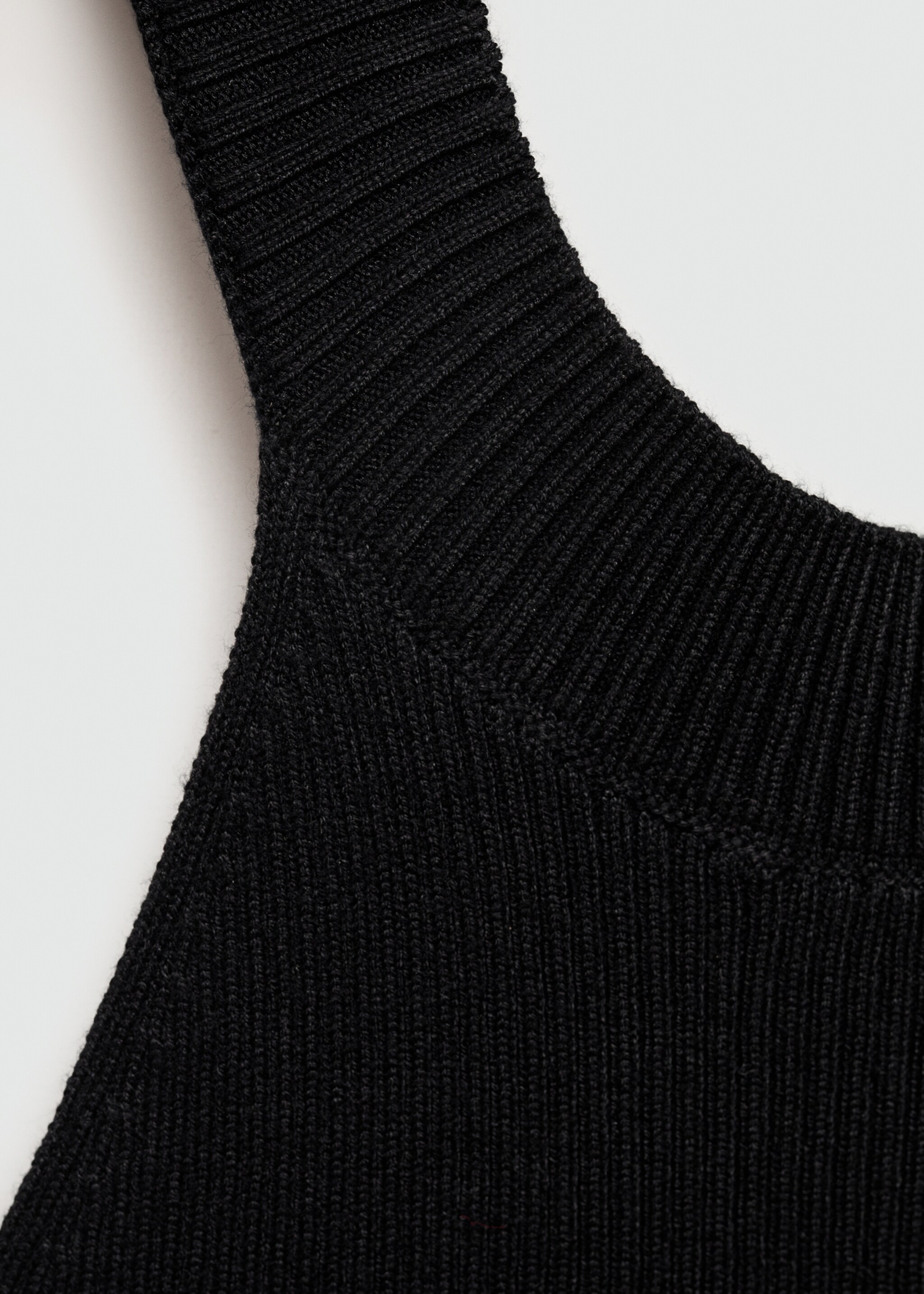 Top halter punto - Detalle del artículo 8, Negro. Ref: 77036738-00.