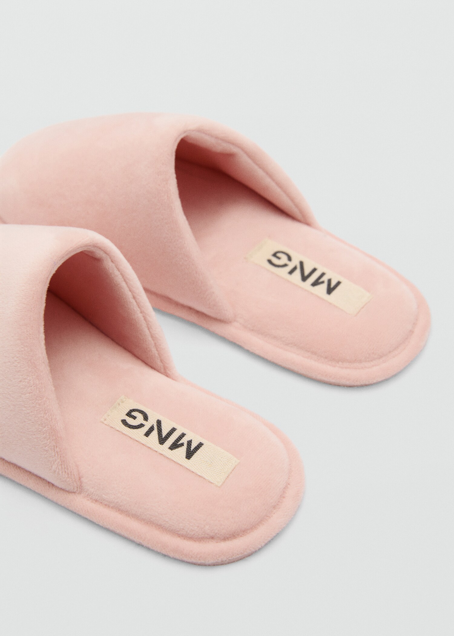 Open house slippers - Details of the article 1