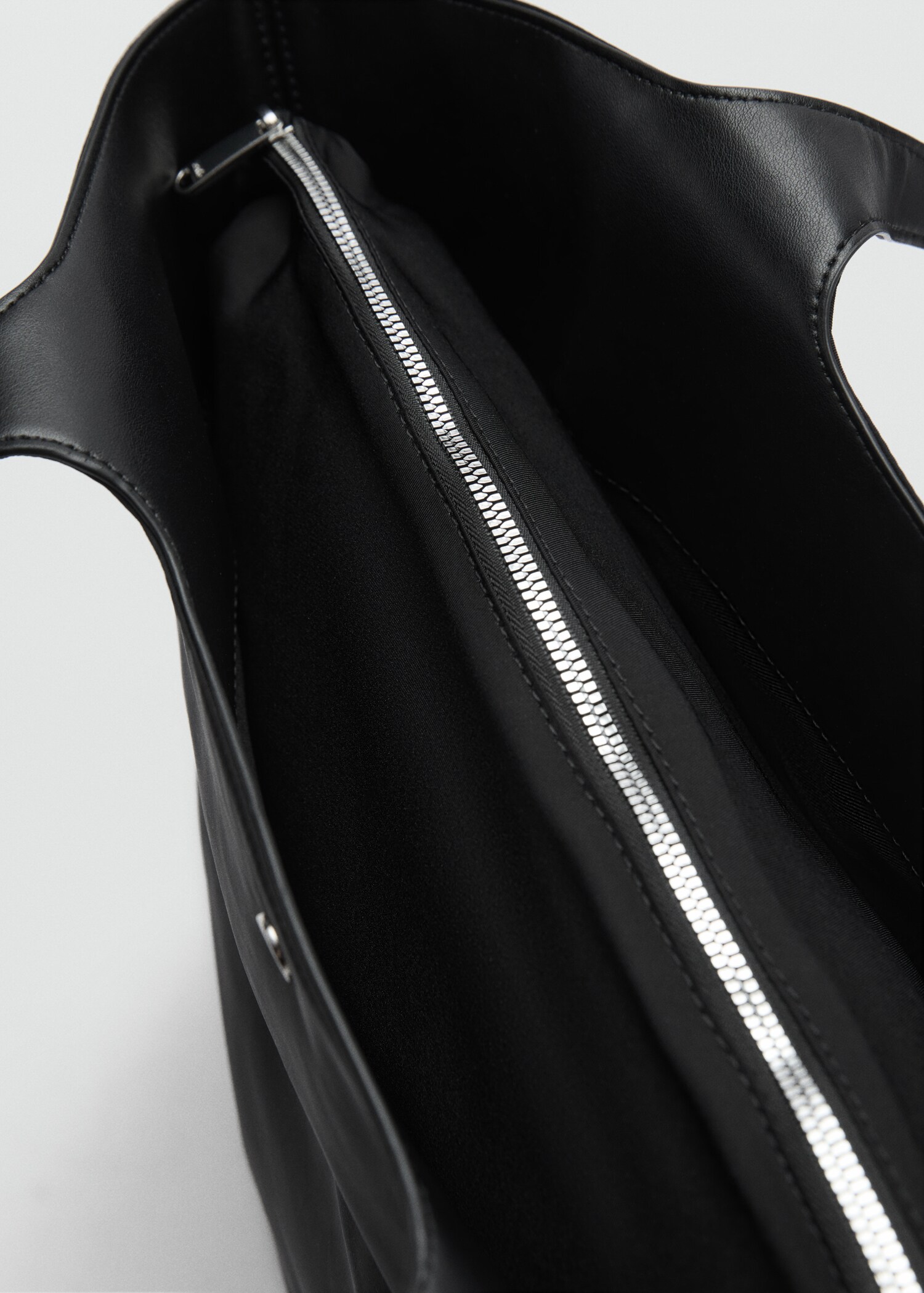 Nylon bag with double handles - Details of the article 1