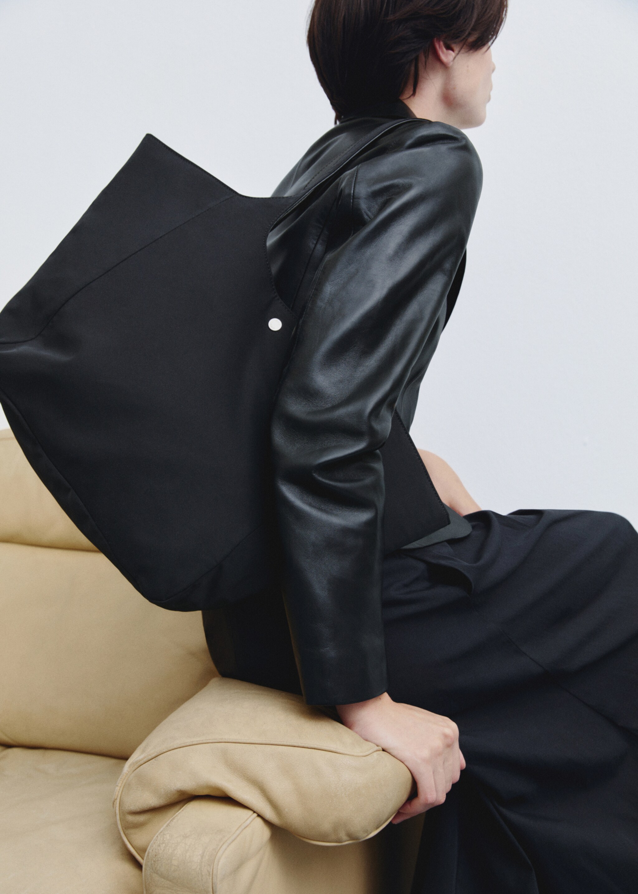 Nylon bag with double handles - Details of the article 9, Black. Ref: 77036750-00.