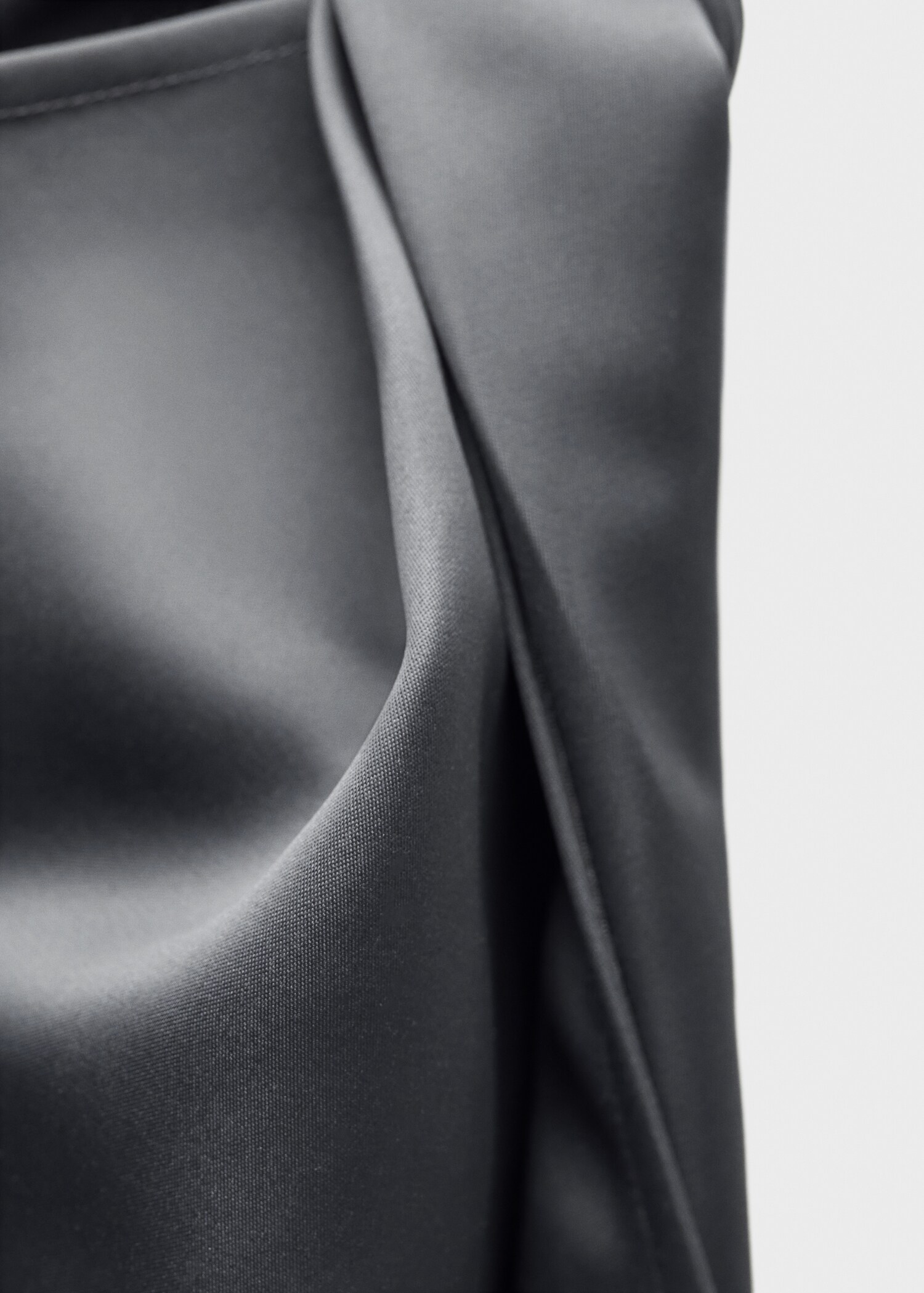 Satin dress with knot detail - Details of the article 8