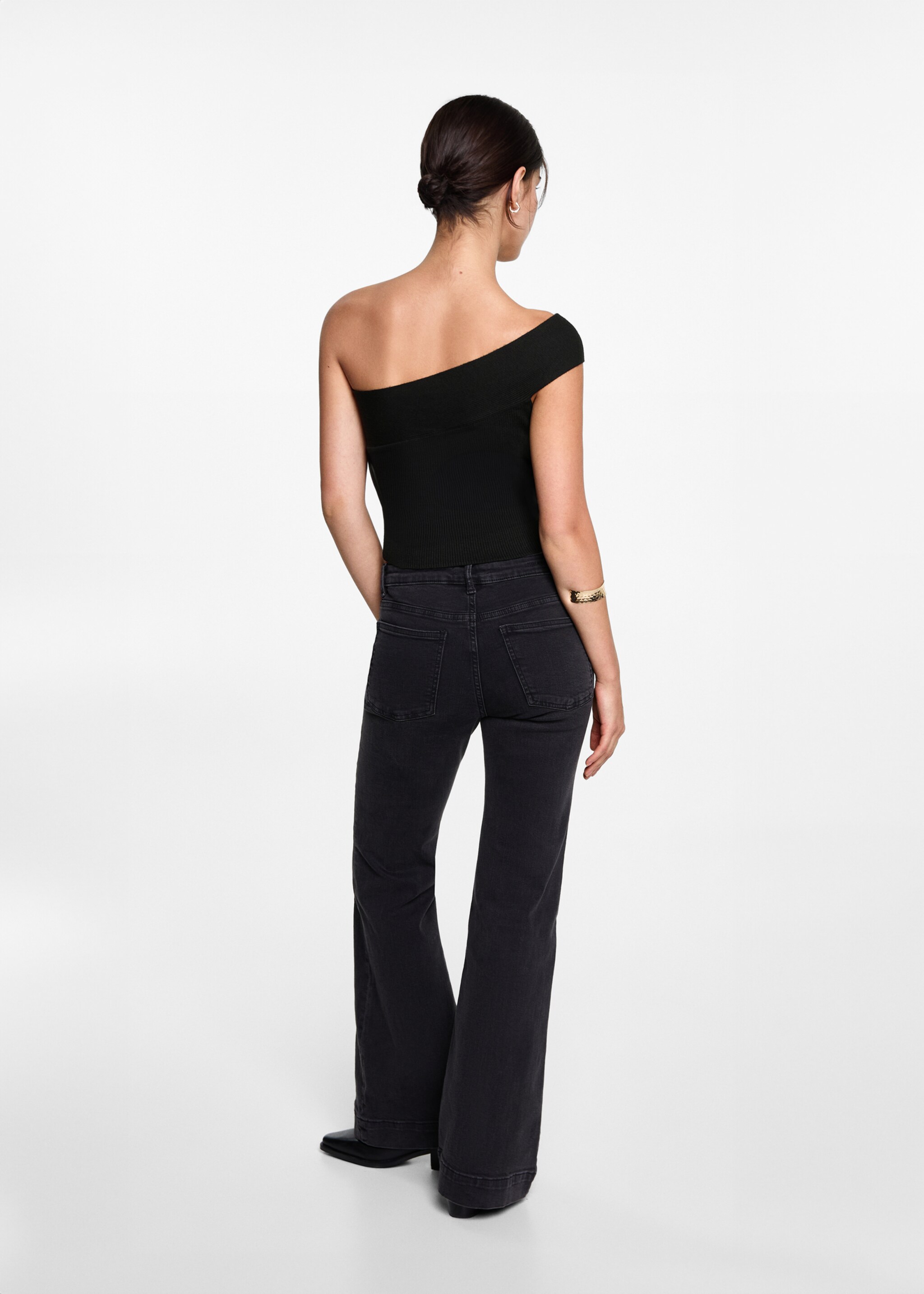 Plain asymmetrical top - Reverse of the article, Black. Ref: 77036765-00.