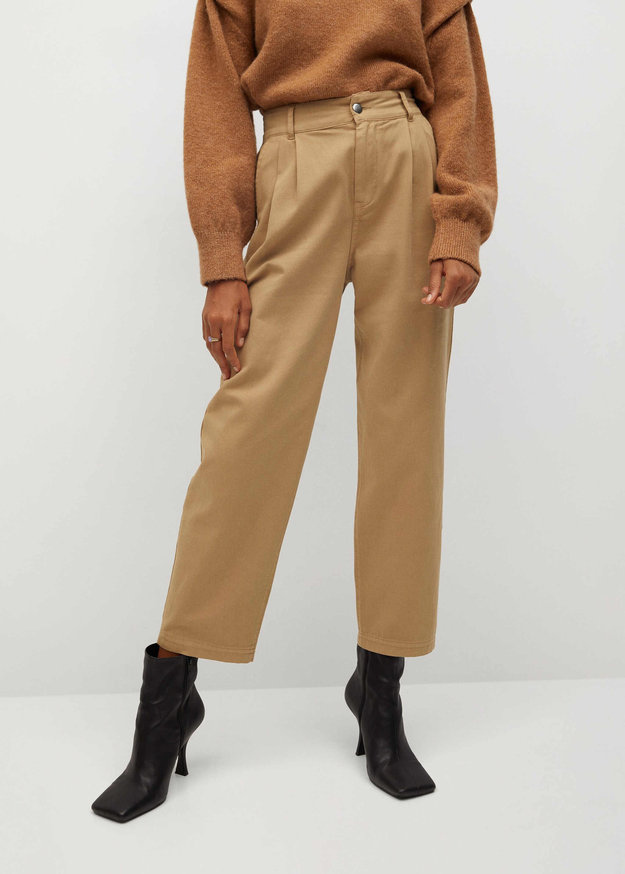 Pantalón pinzas algodón - Plano medio