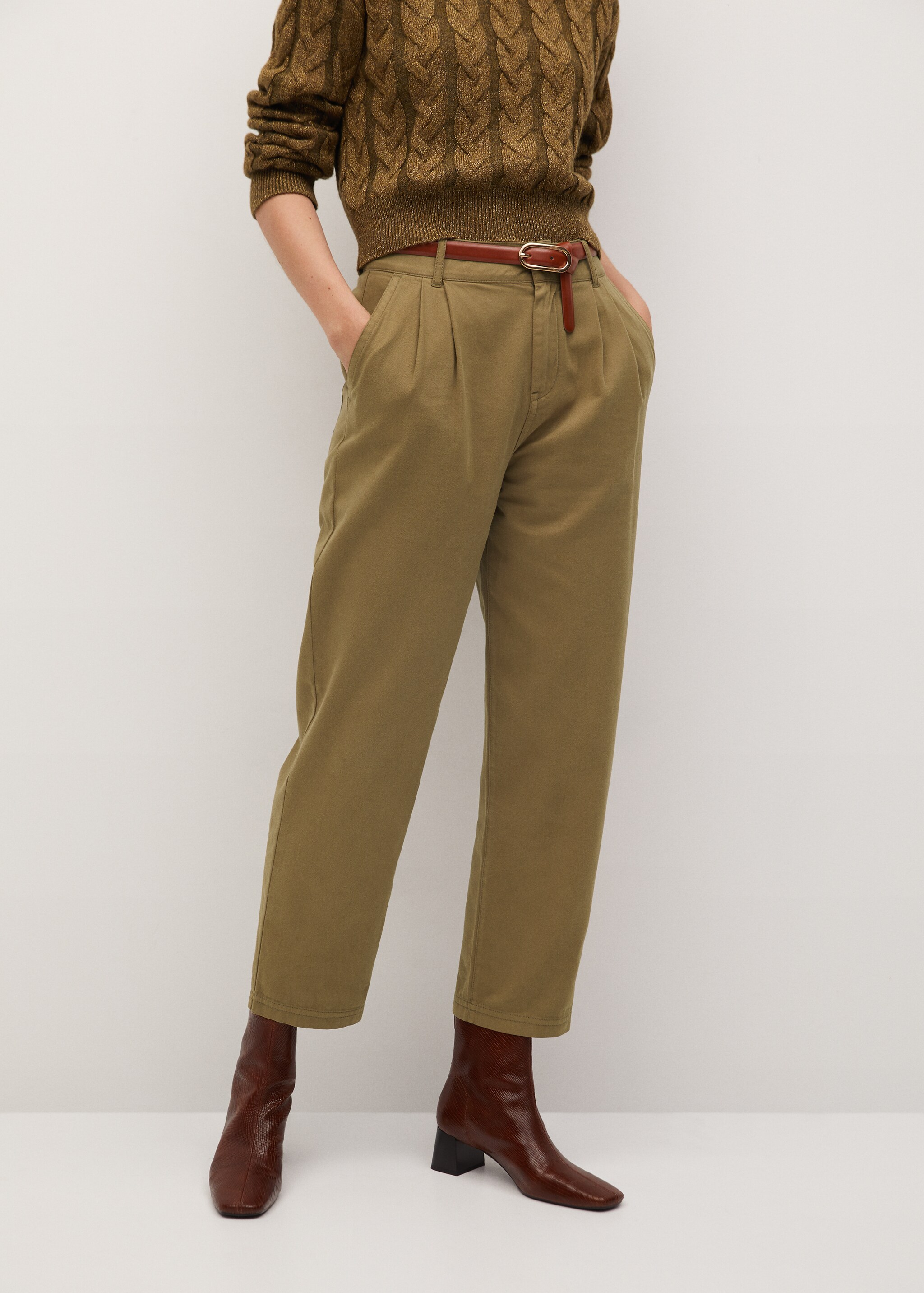 Pantalón pinzas algodón - Plano medio