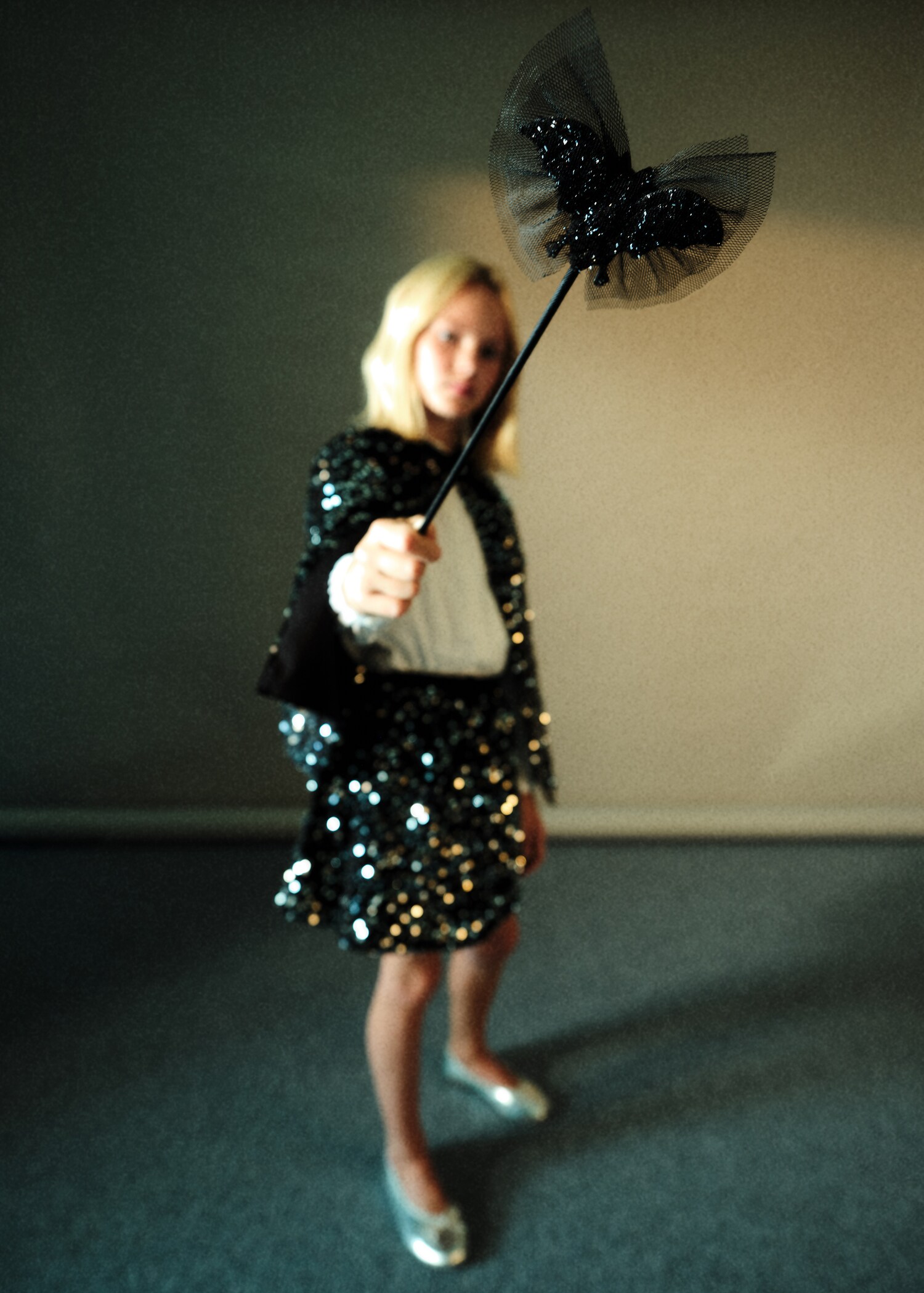 Bat costume wand with glitter and tulle - Details of the article 5
