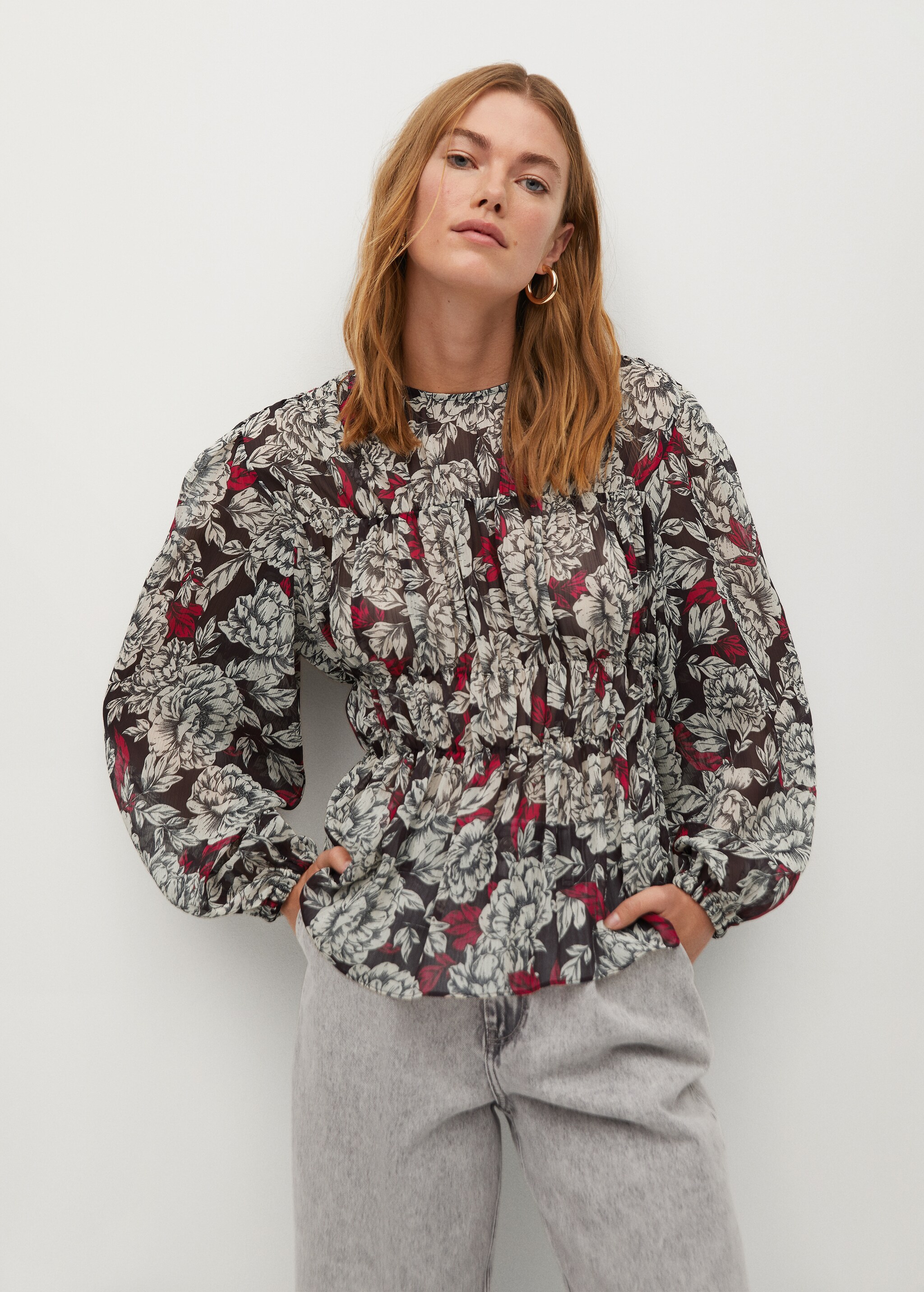 Blusa plisada estampada - Plano medio