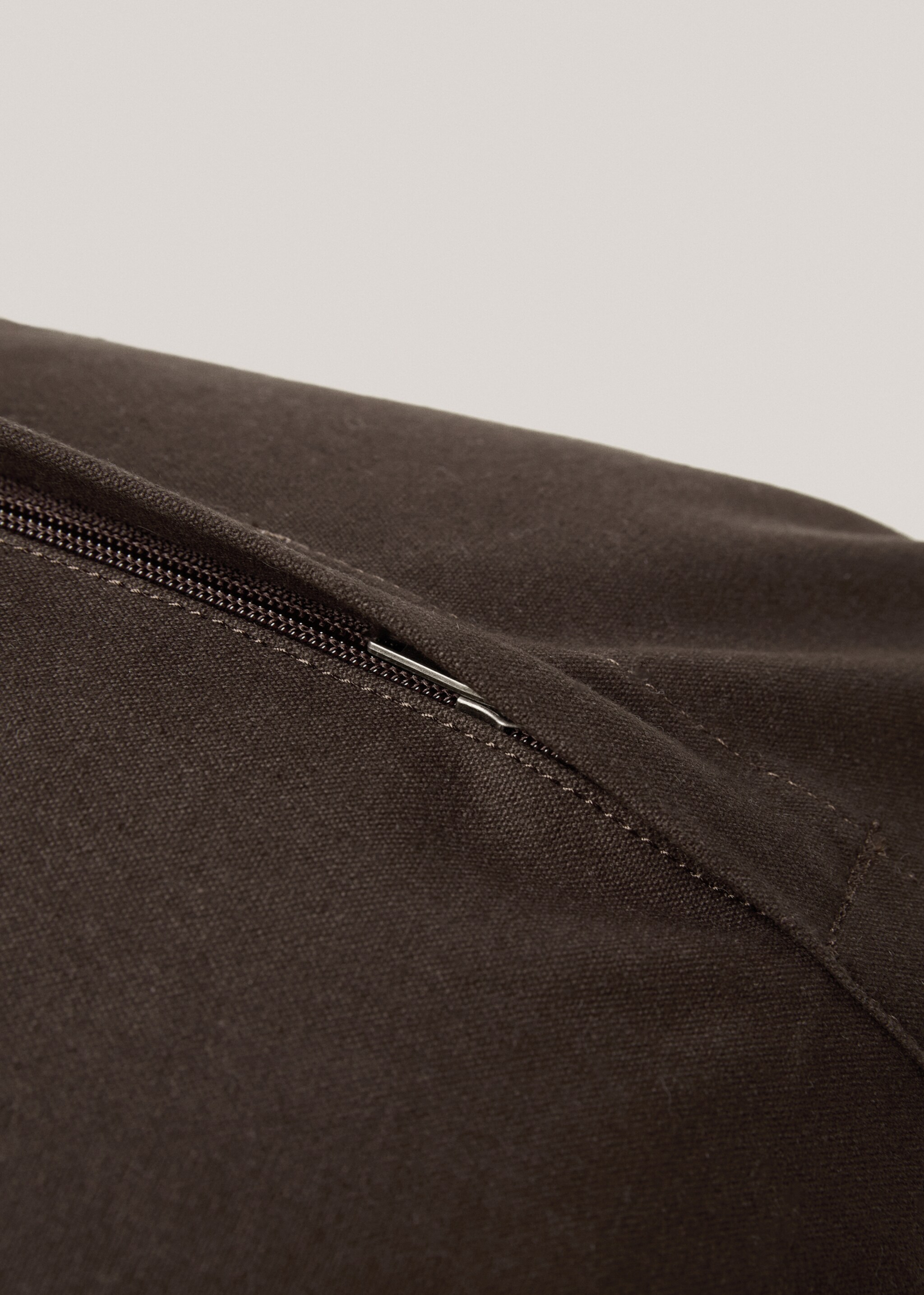 Wool and cotton cushion cover 35x90cm - Details of the article 4, Brown. Ref: 77037645-00.