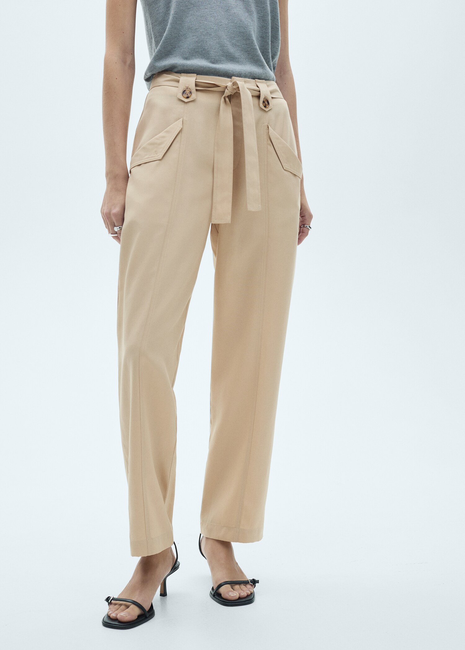 Pants with button loops and bow - Medium plane