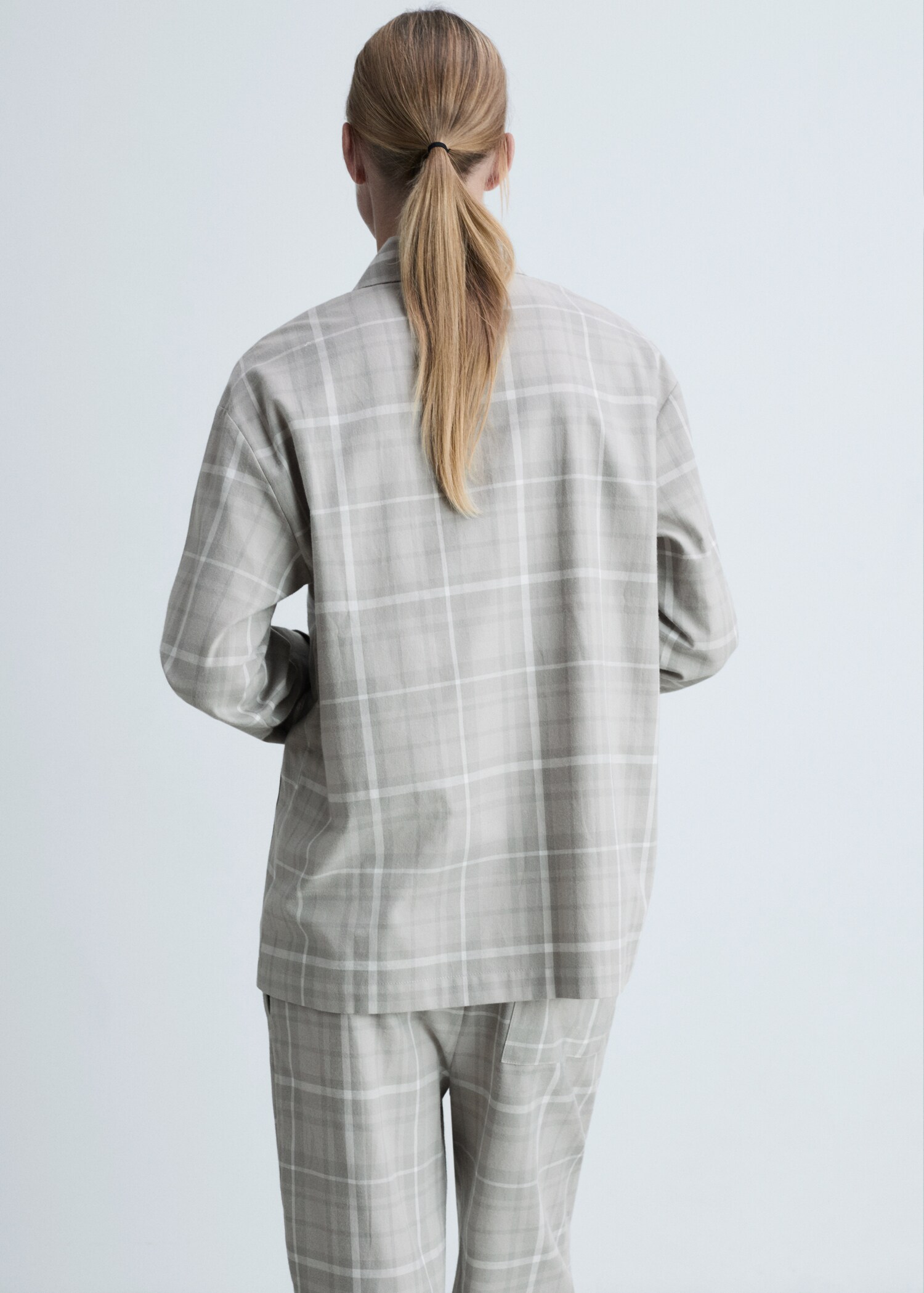 Kariertes Flanell-Pyjamahemd - Rückseite des Artikels