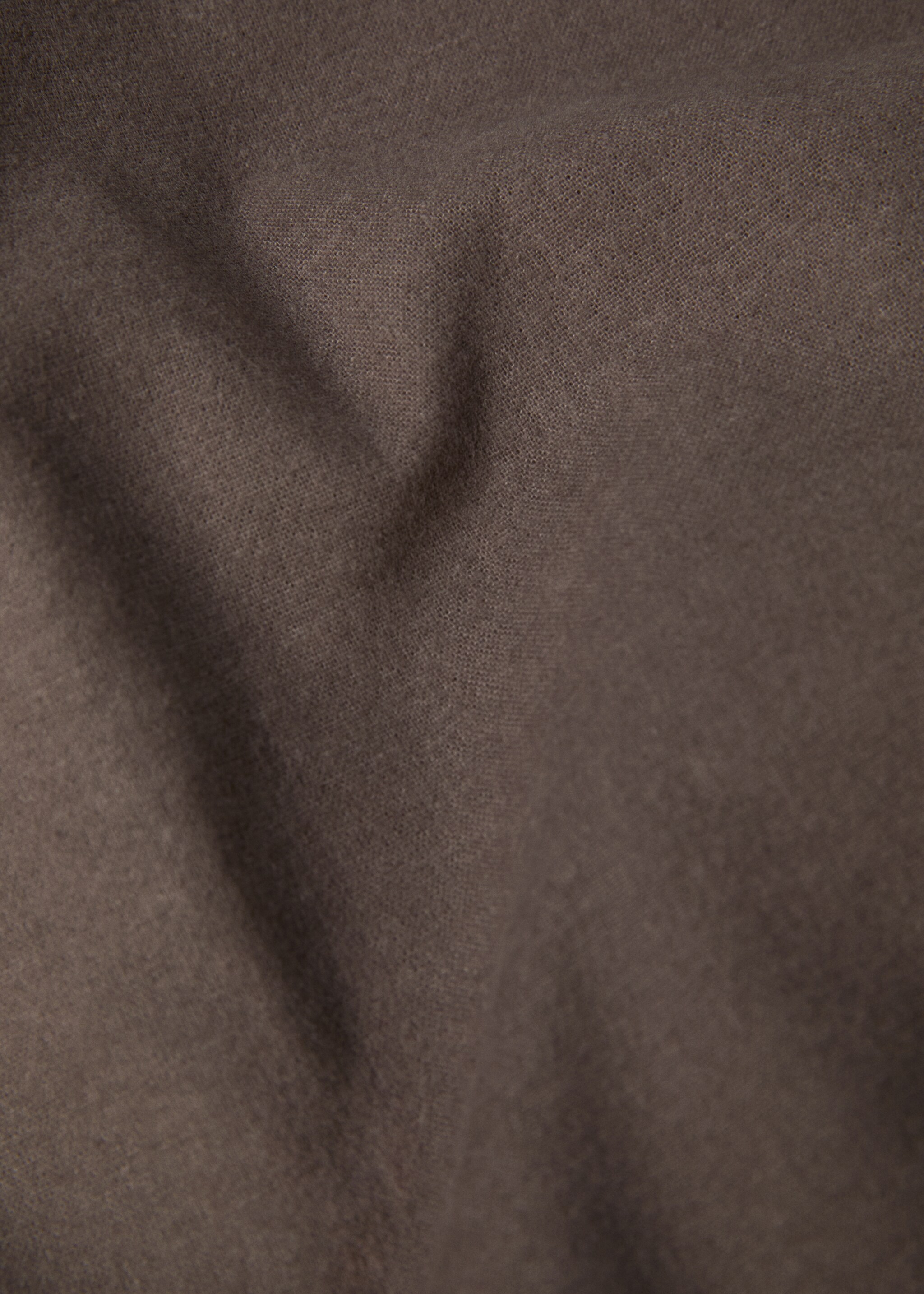 Plain flannel fitted sheet 135/140cm bed - Details of the article 1, Chocolate. Ref: 77037656-00.