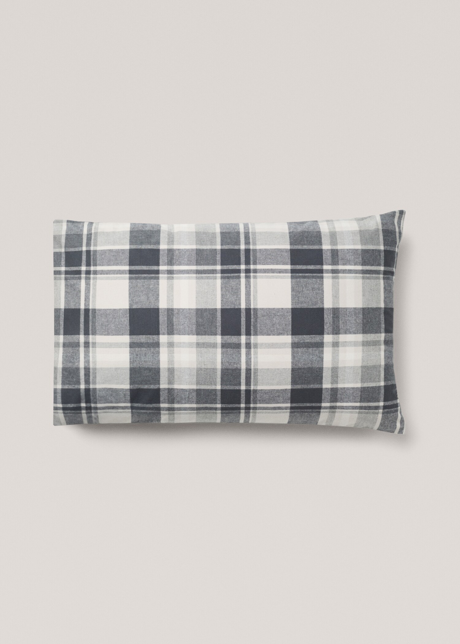 Cotton flannel checkered pillow cover 50x75cm - Article without model