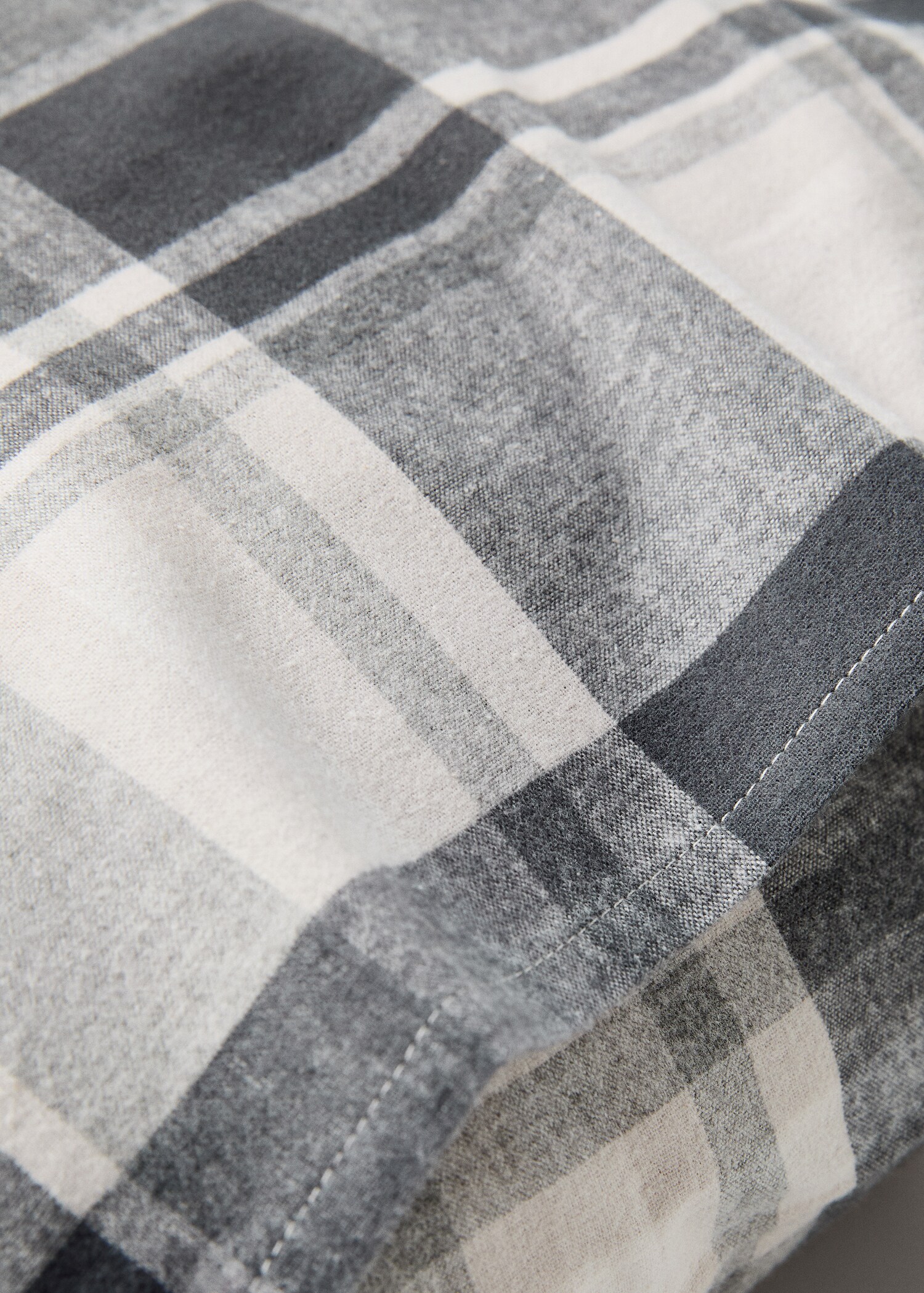 Cotton flannel checkered pillow cover 50x75cm - Details of the article 1