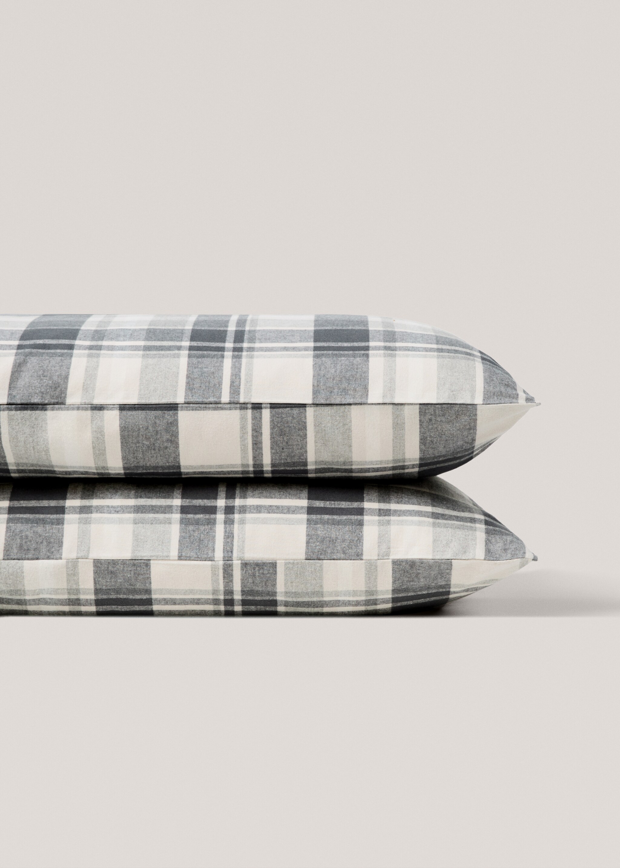 Cotton flannel checkered pillow cover 50x75cm - Details of the article 3, Grey. Ref: 77037659-00.