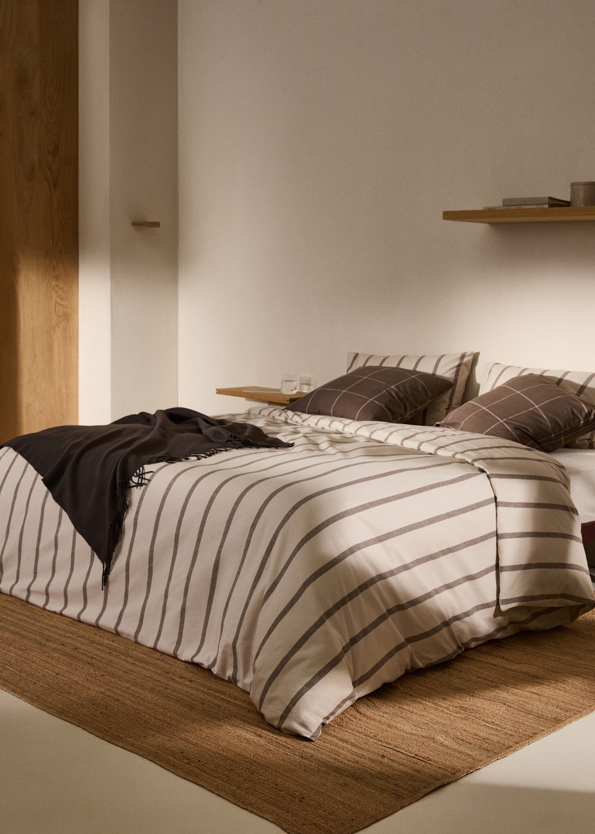 Gestreifter Bettbezug aus 100 % Baumwoll-Flanell für 150 cm Bett - Detail des Artikels 7, Beige. Ref: 77037661-00.
