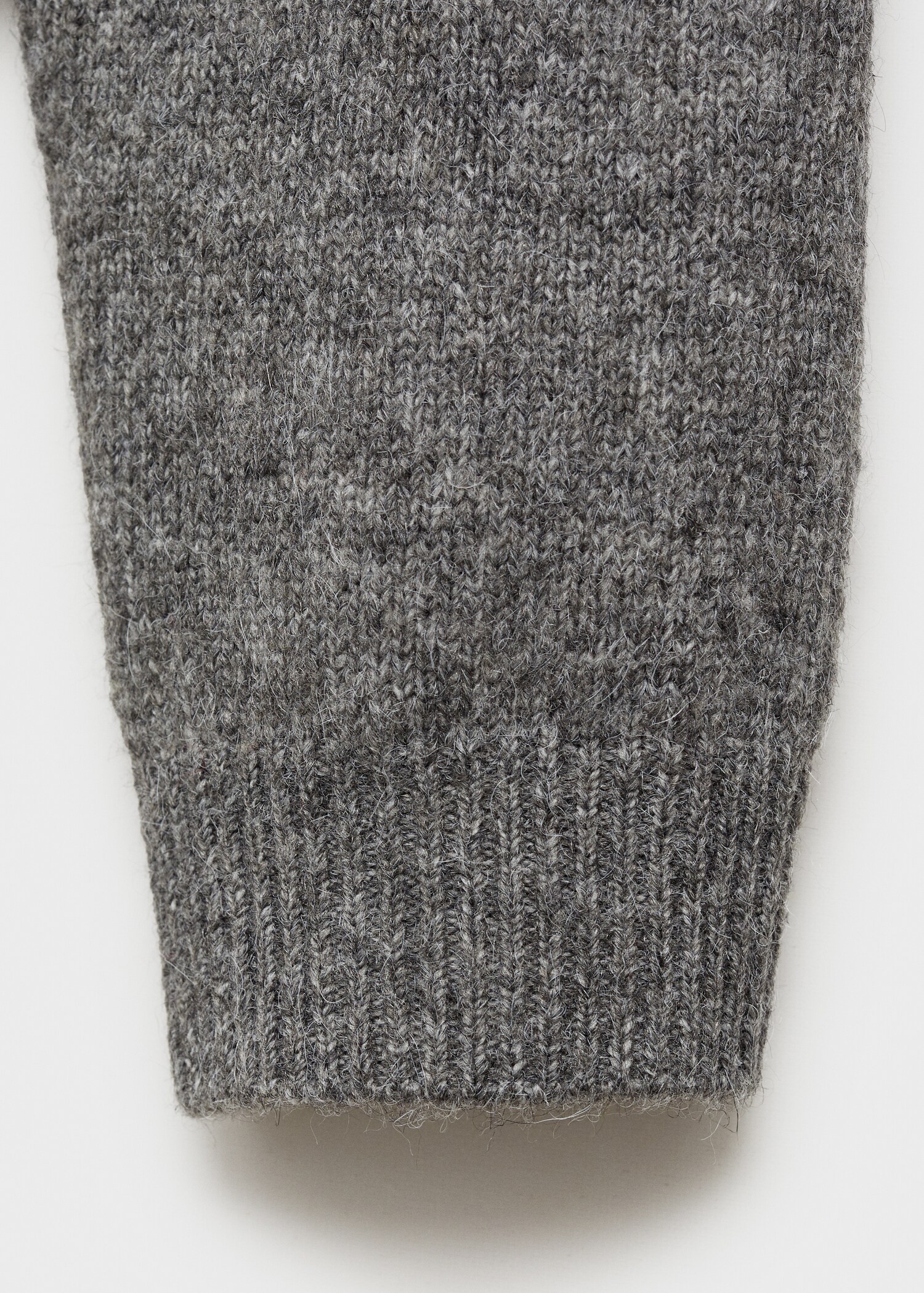 Combined shirt-collar sweater - Details of the article 0