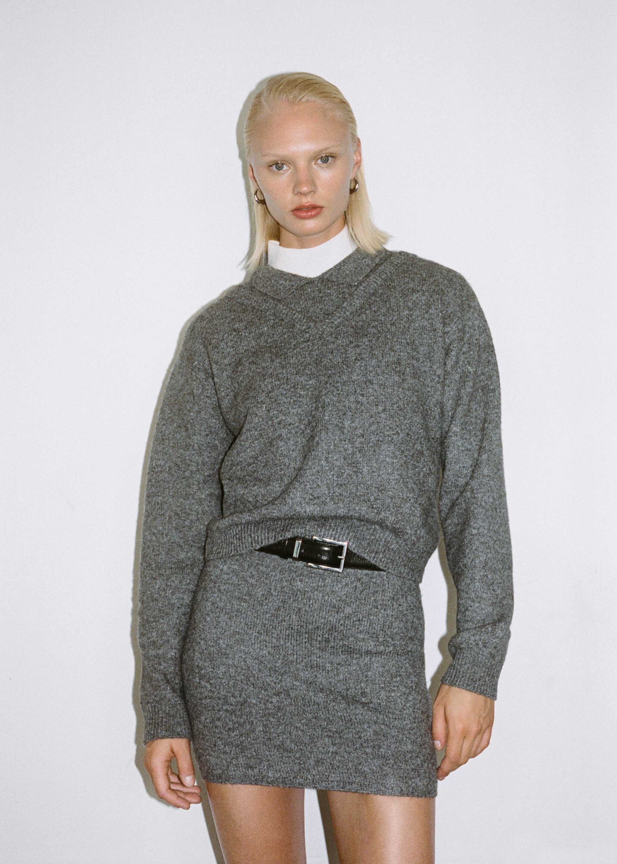 Jersey cuello camisero combinado - Detalle del artículo 7, Gris antracita. Ref: 77037667-00.