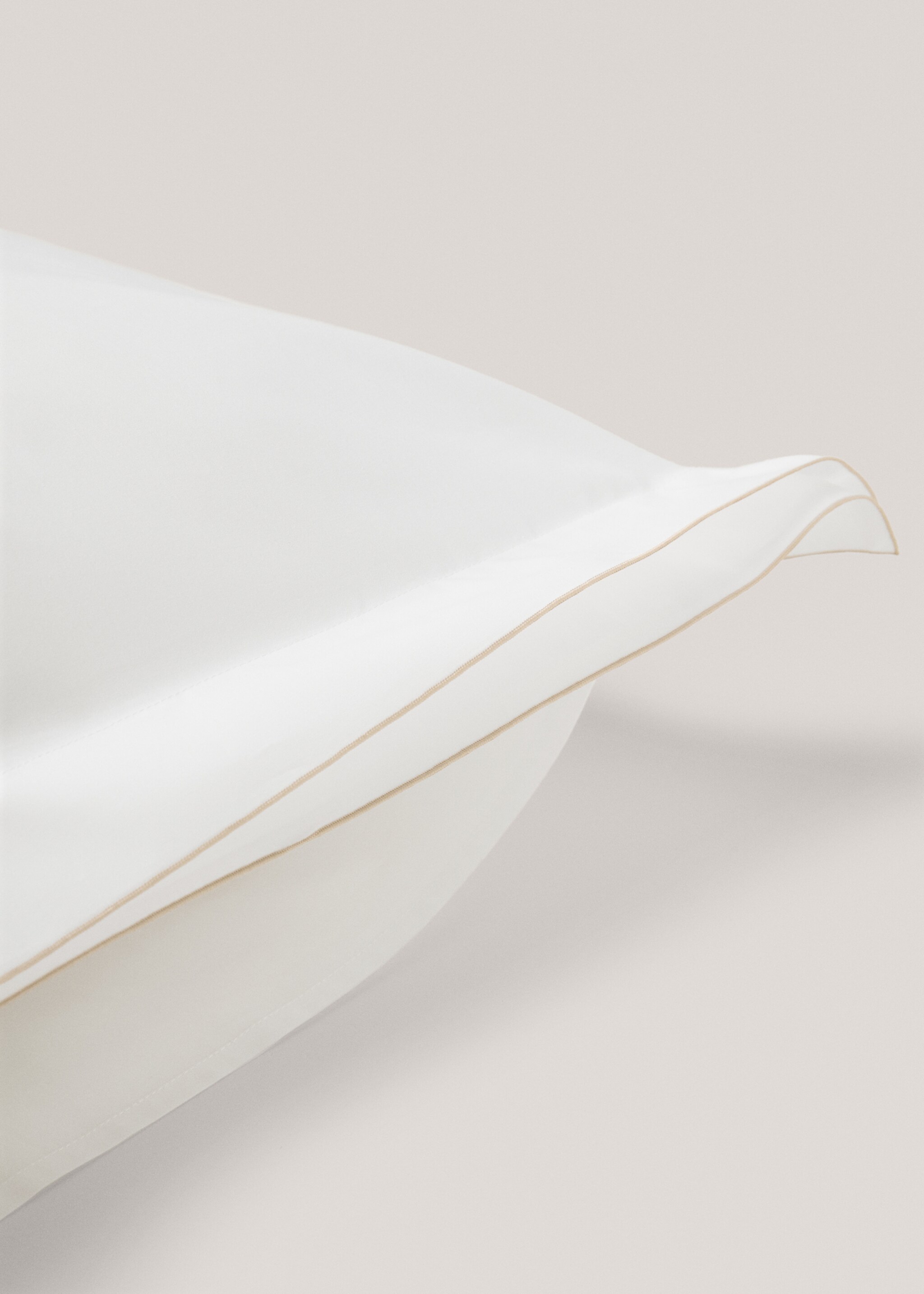 Kopfkissenbezug mit doppeltem Sticksaum 60 x 60 cm - Detail des Artikels 2, Beige. Ref: 77037673-00.