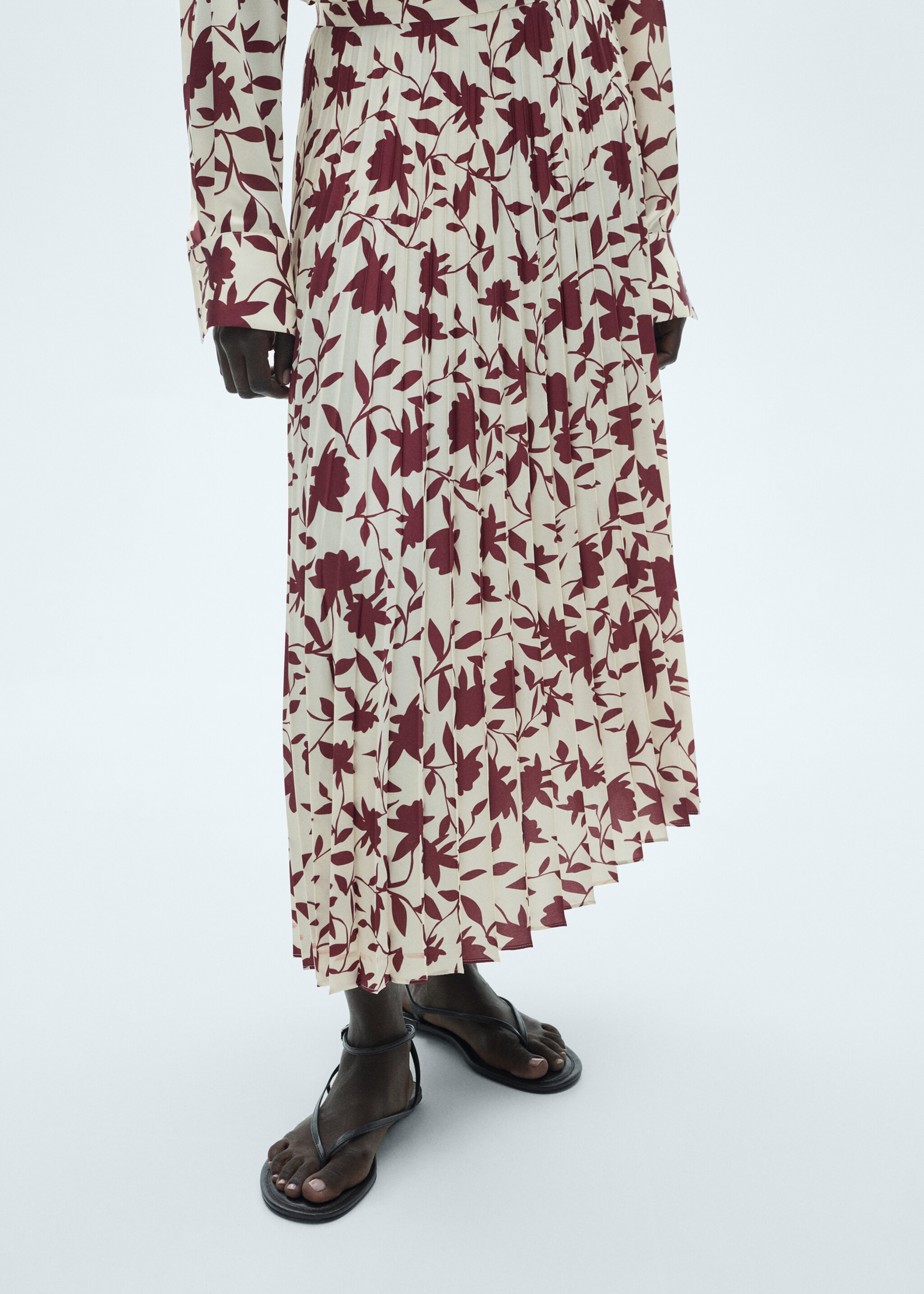 Plissée-Rock mit Blumenmuster - Mittlere Ansicht, Cremeweiß. Ref: 77037676-00.