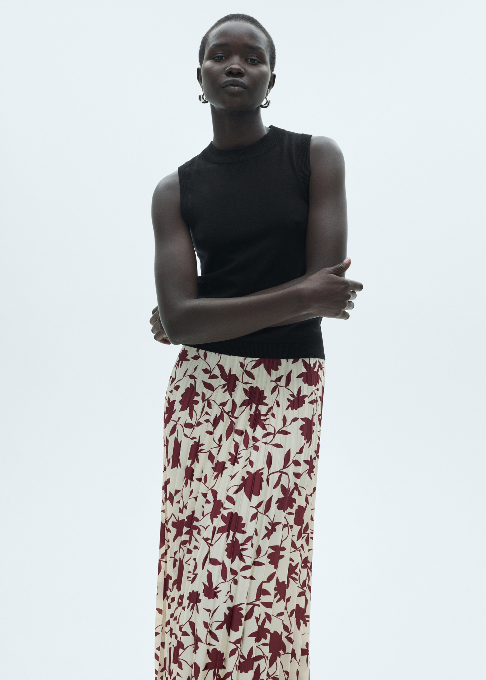 Plissée-Rock mit Blumenmuster - Detail des Artikels 2, Cremeweiß. Ref: 77037676-00.