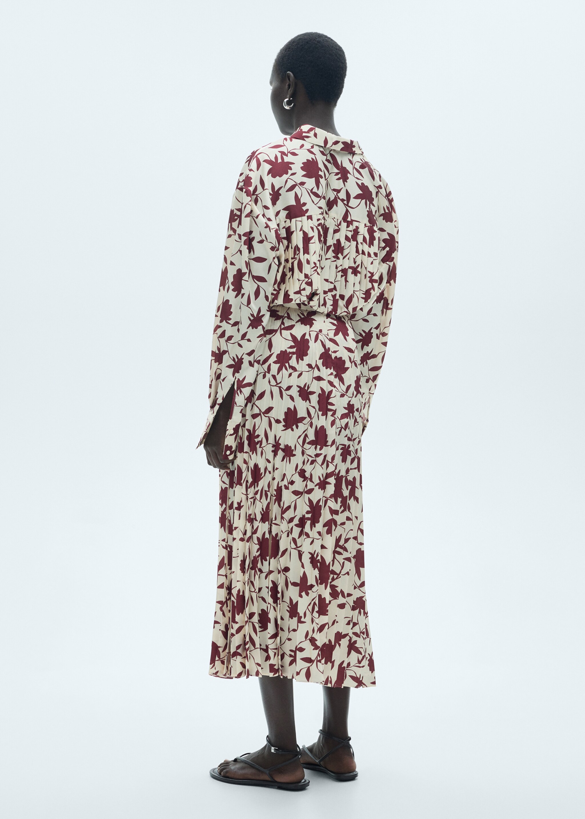 Plissée-Rock mit Blumenmuster - Rückseite des Artikels, Cremeweiß. Ref: 77037676-00.