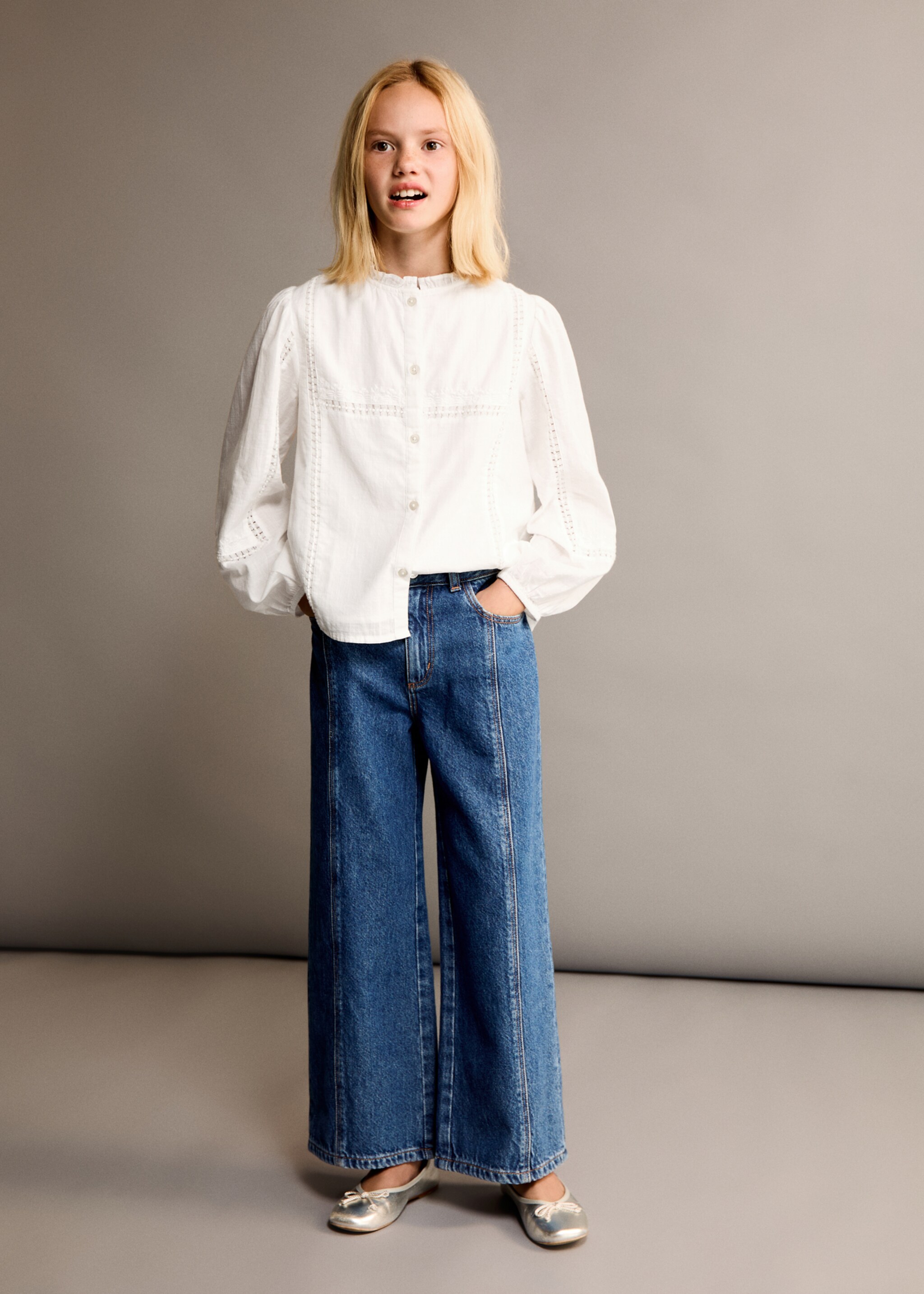 Embroidered details blouse - Medium plane