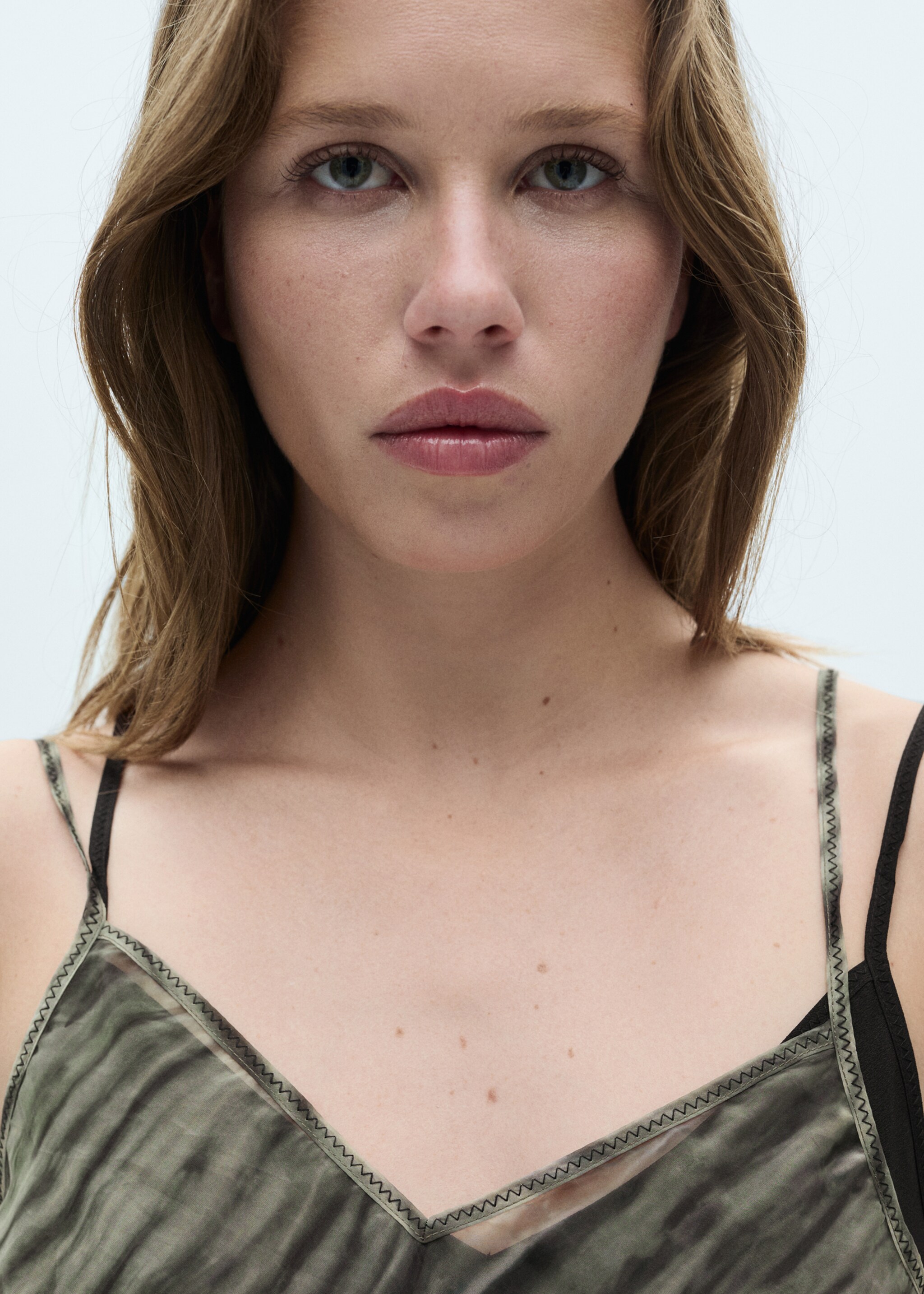 Printed dress with double straps - Details of the article 1, Green. Ref: 77037683-00.