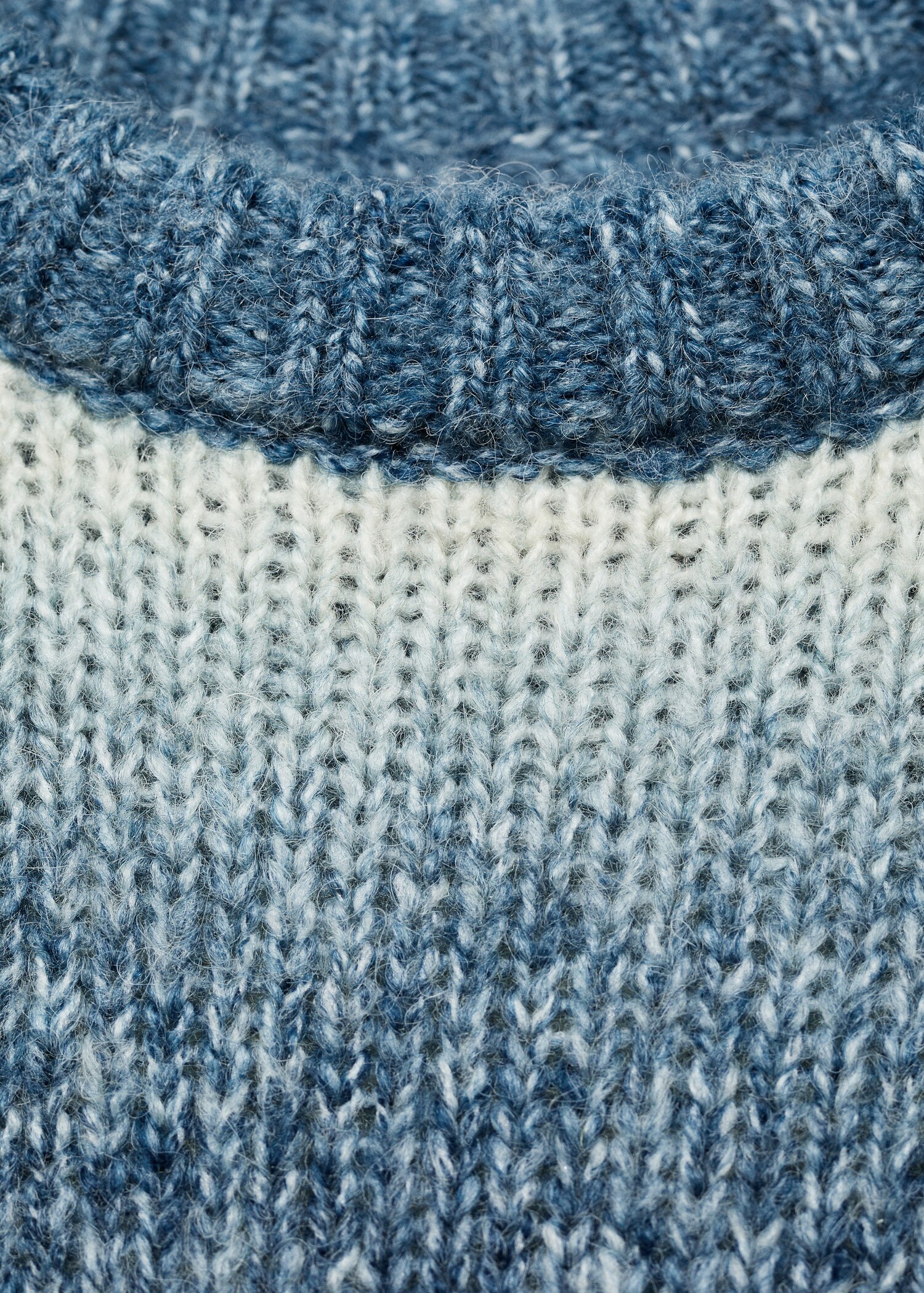 Striped sweater dress - Details of the article 8