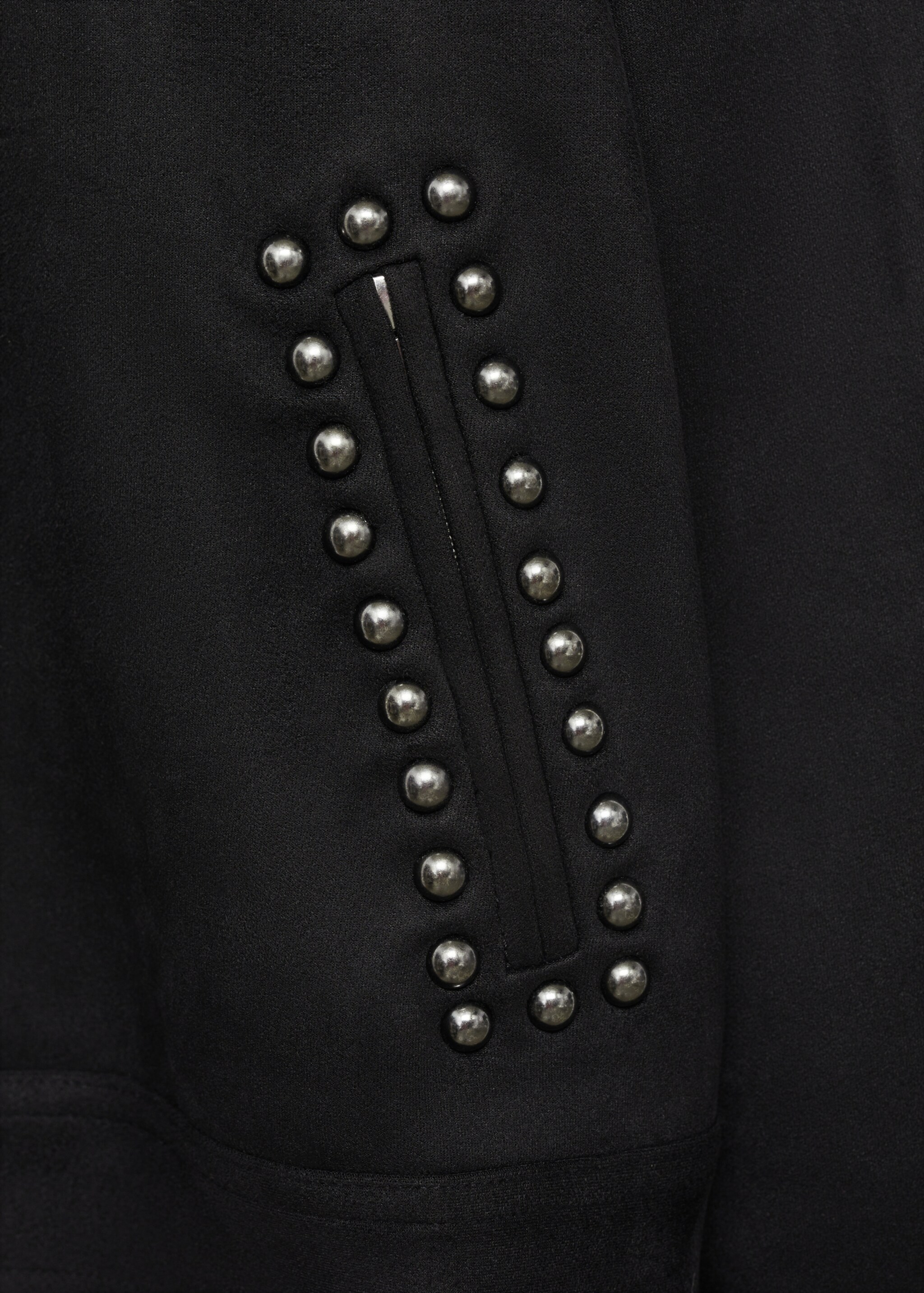 Jacke mit Nietendetails - Detail des Artikels 0, Schwarz. Ref: 77037697-00.