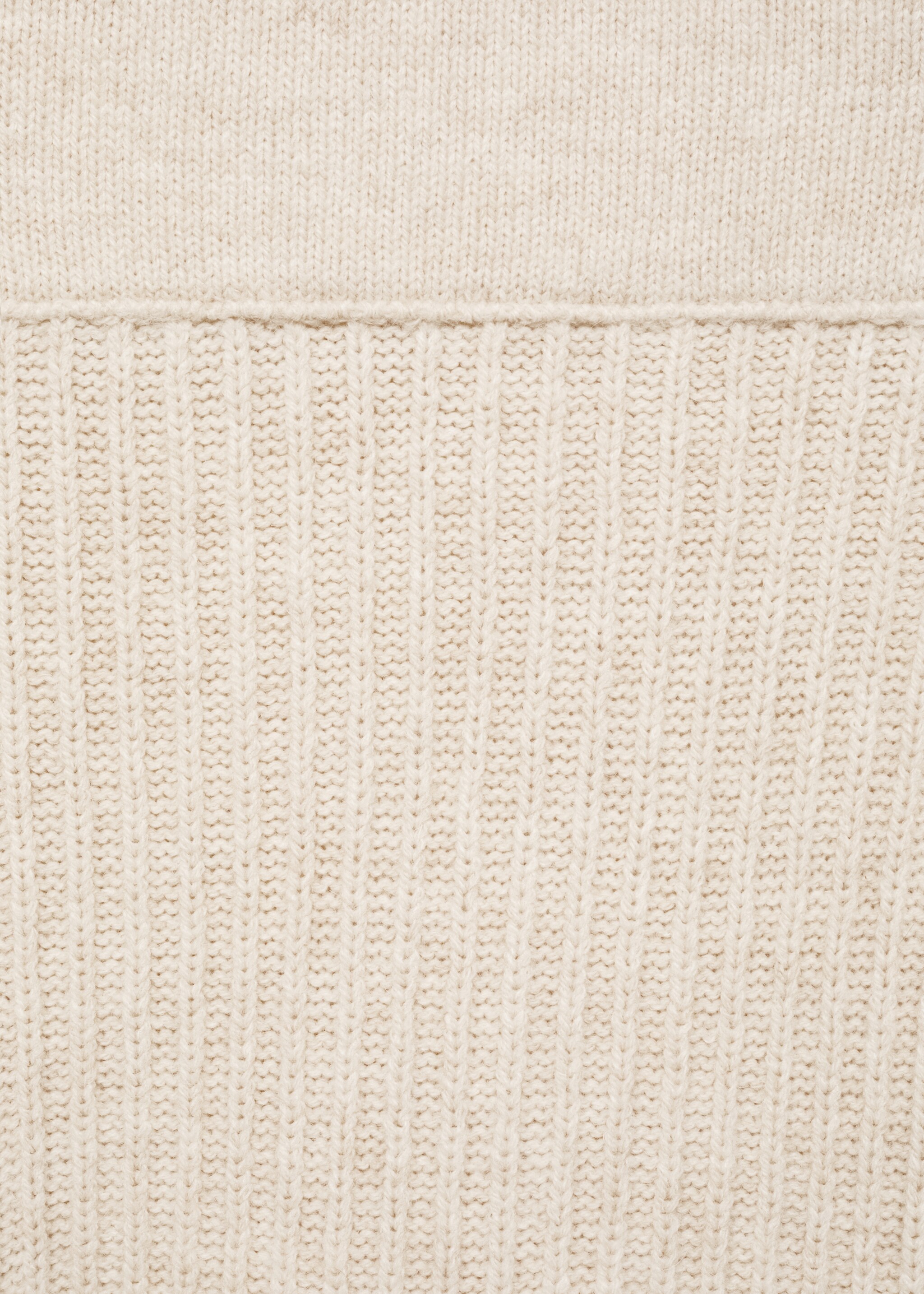 Asymmetrischer Strickrock - Detail des Artikels 8, Ecru. Ref: 77037713-00.