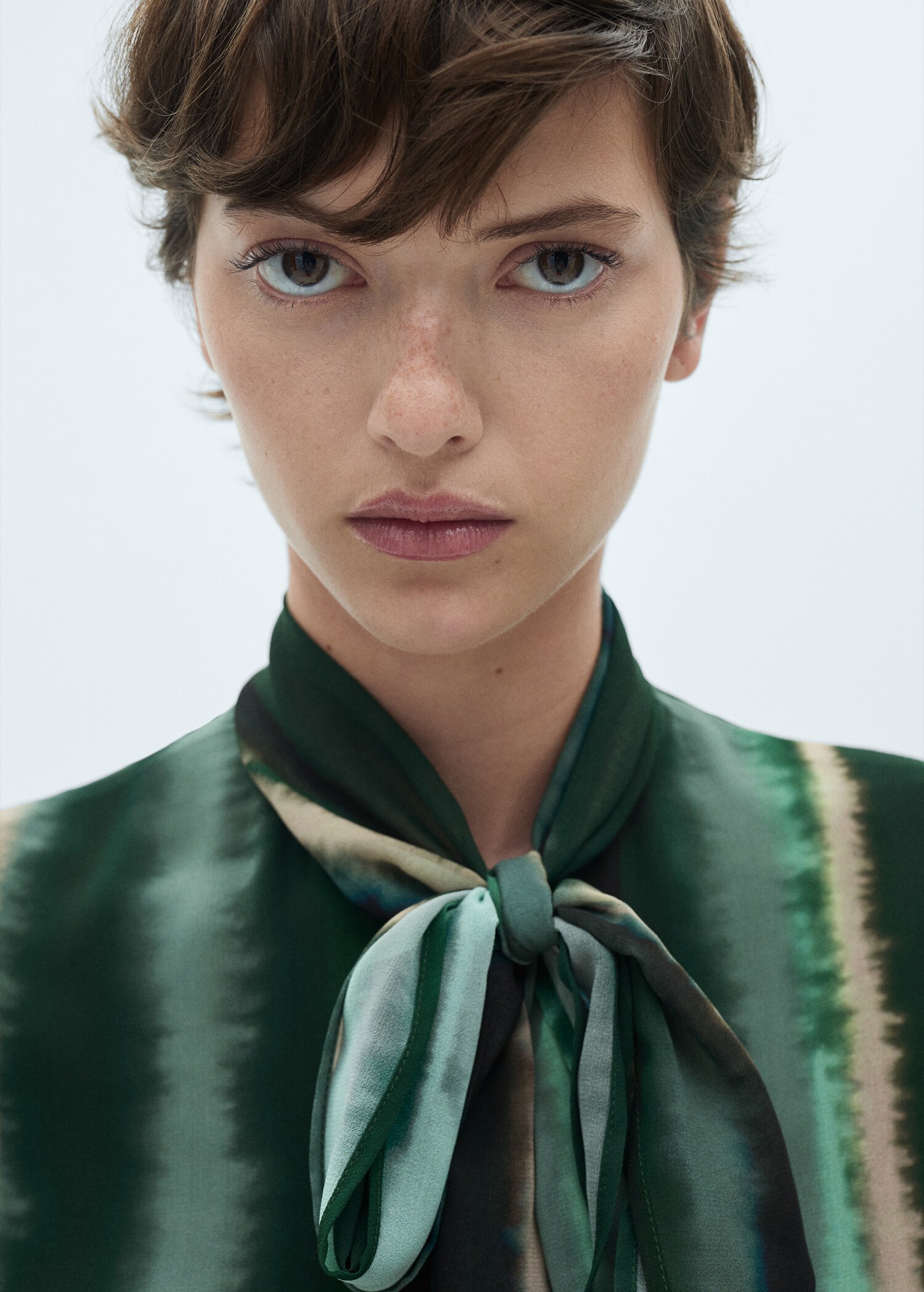 Bedruckte Bluse mit Schleife - Detail des Artikels 1