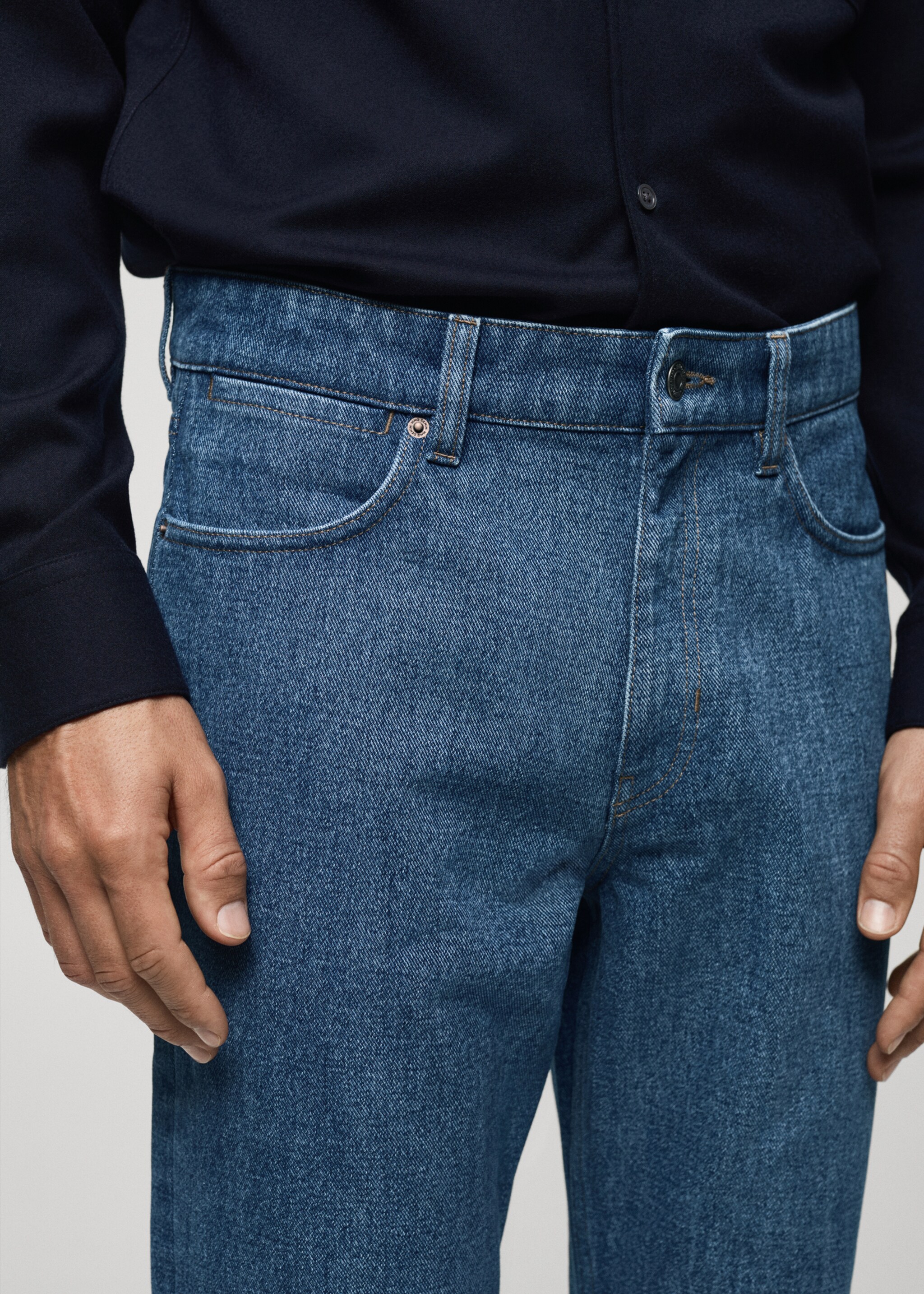 Jean slim-fit délavé moyen - Détail de l'article 1