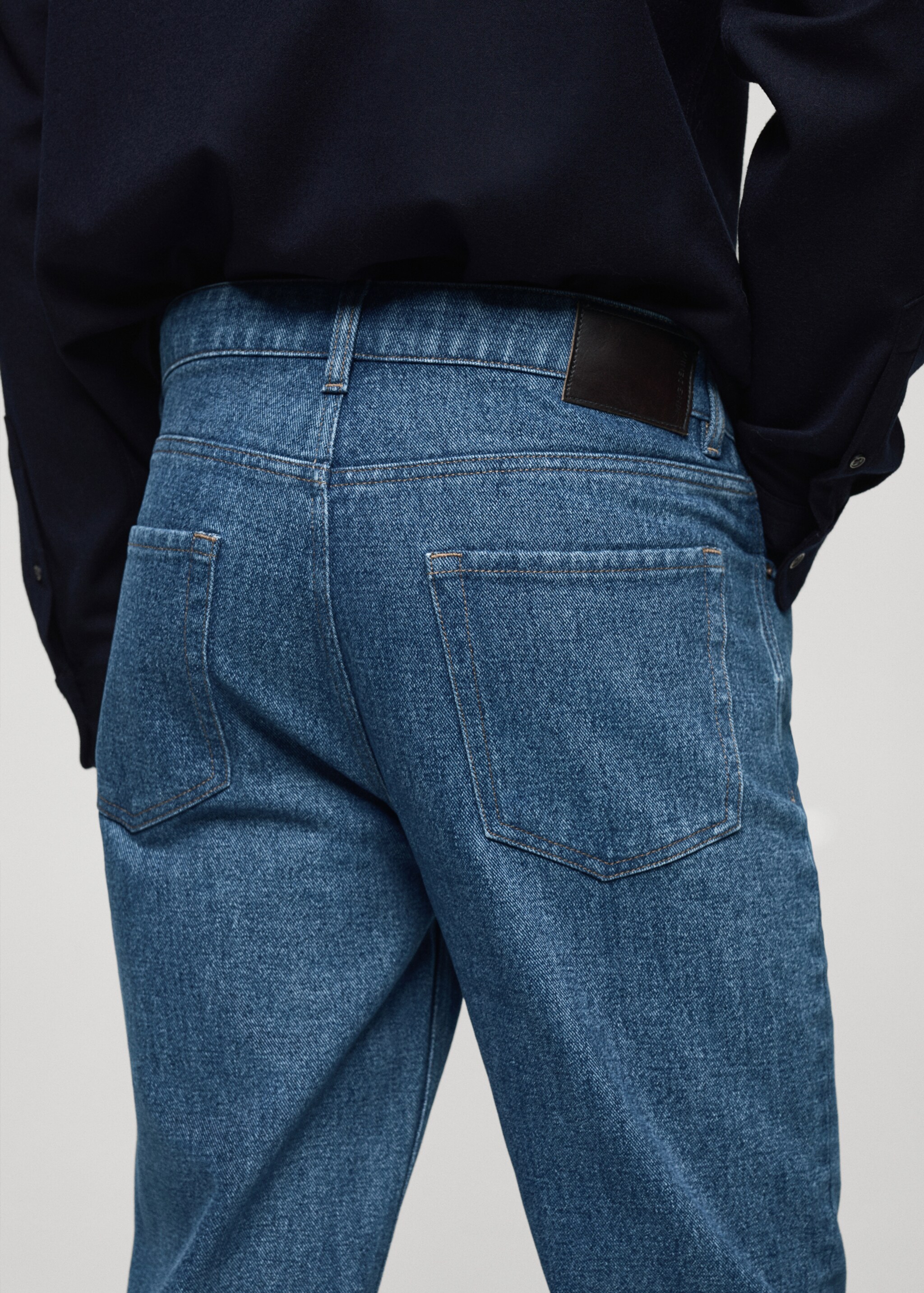 Jean slim-fit délavé moyen - Détail de l'article 6