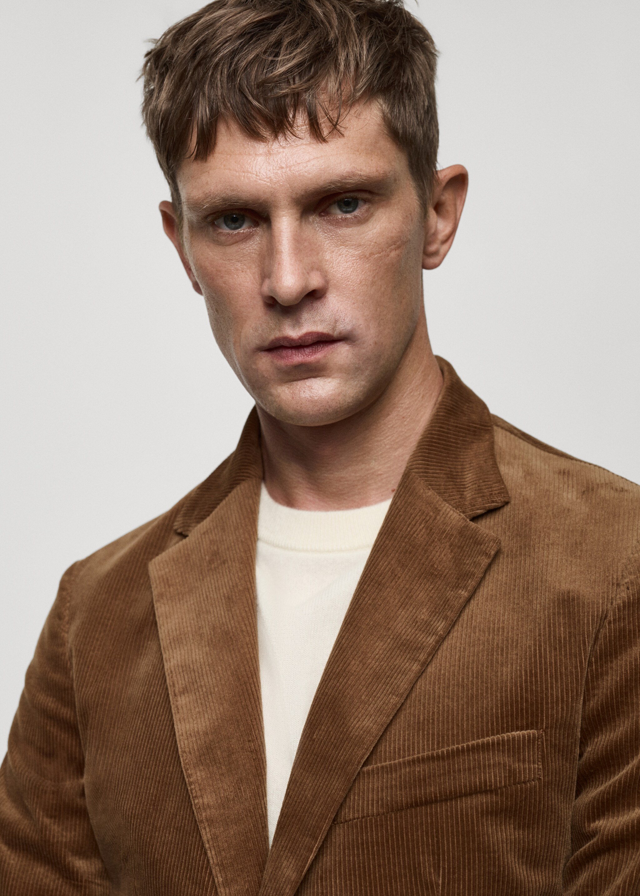 Slim fit corduroy blazer - Details of the article 1, Brown. Ref: 77037919-00.