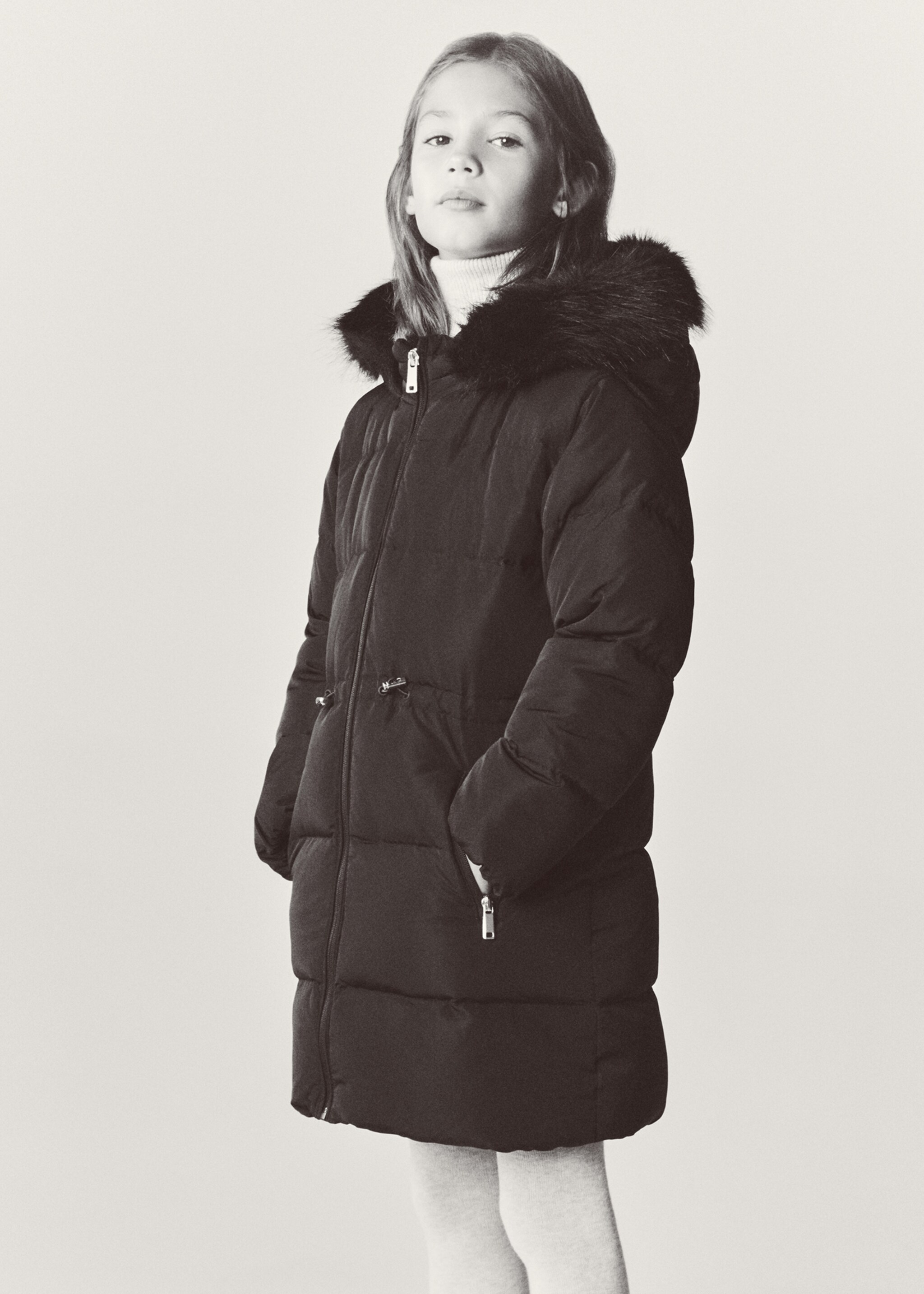 Puffer feather coat - Details of the article 6, Black. Ref: 77037921-00.