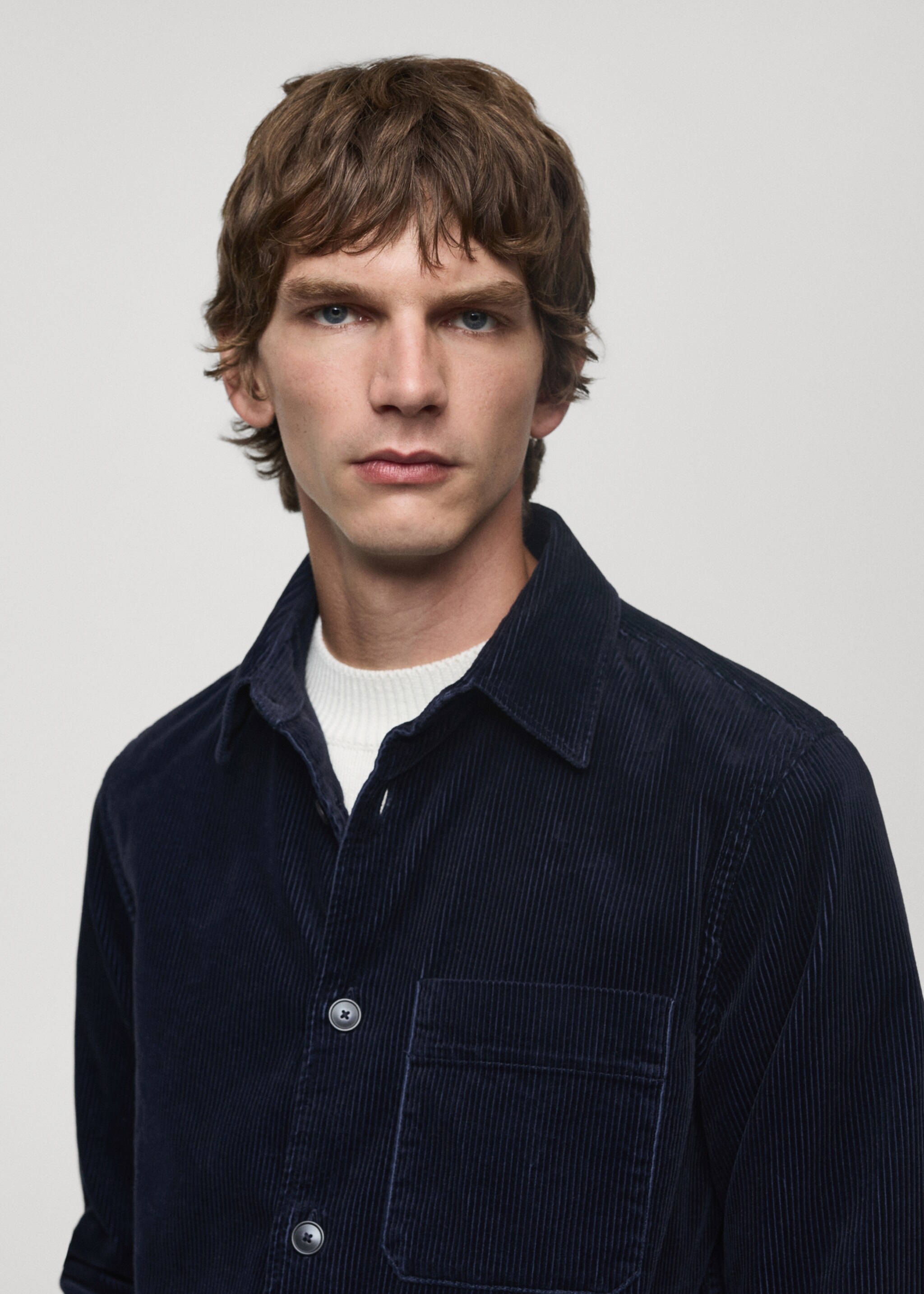 Corduroy overshirt with pockets - Details of the article 1, Dark Navy. Ref: 77037925-00.
