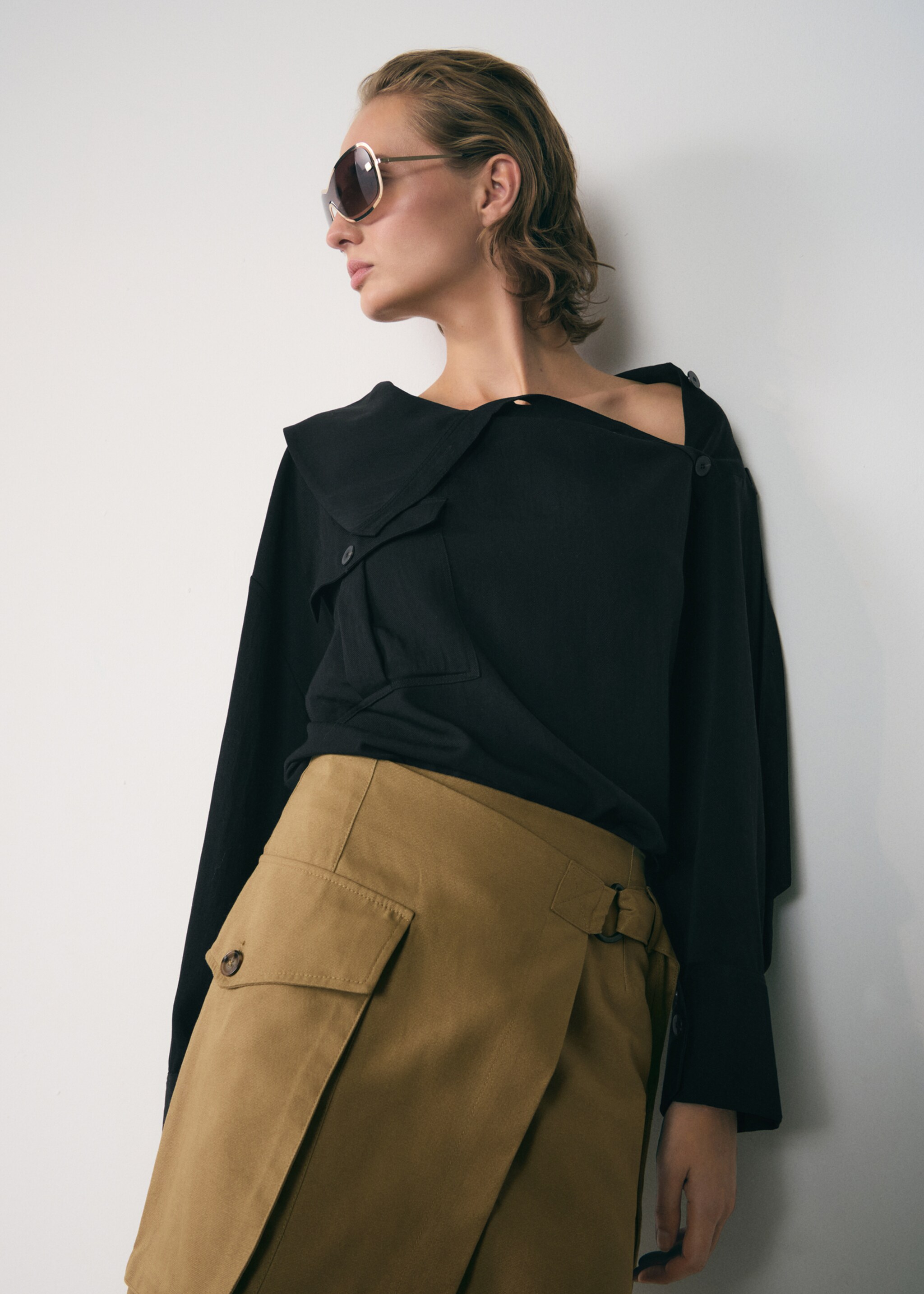 Lyocell shirt with asymmetrical collar - Details of the article 2, Black. Ref: 77037939-00.