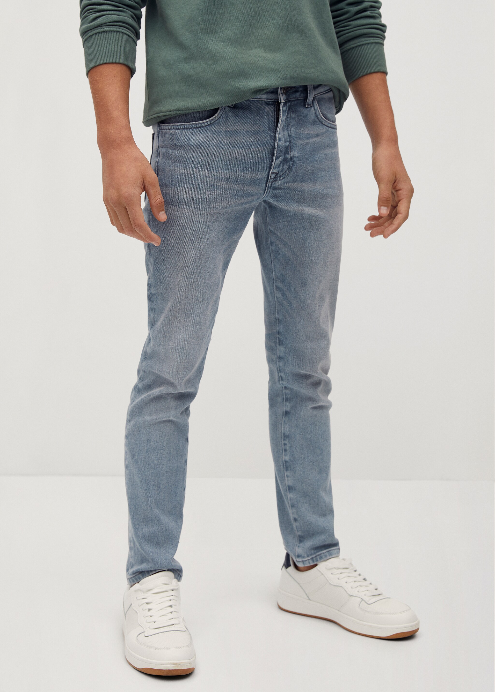 Jeans slim fit lavado vintage - Plano medio